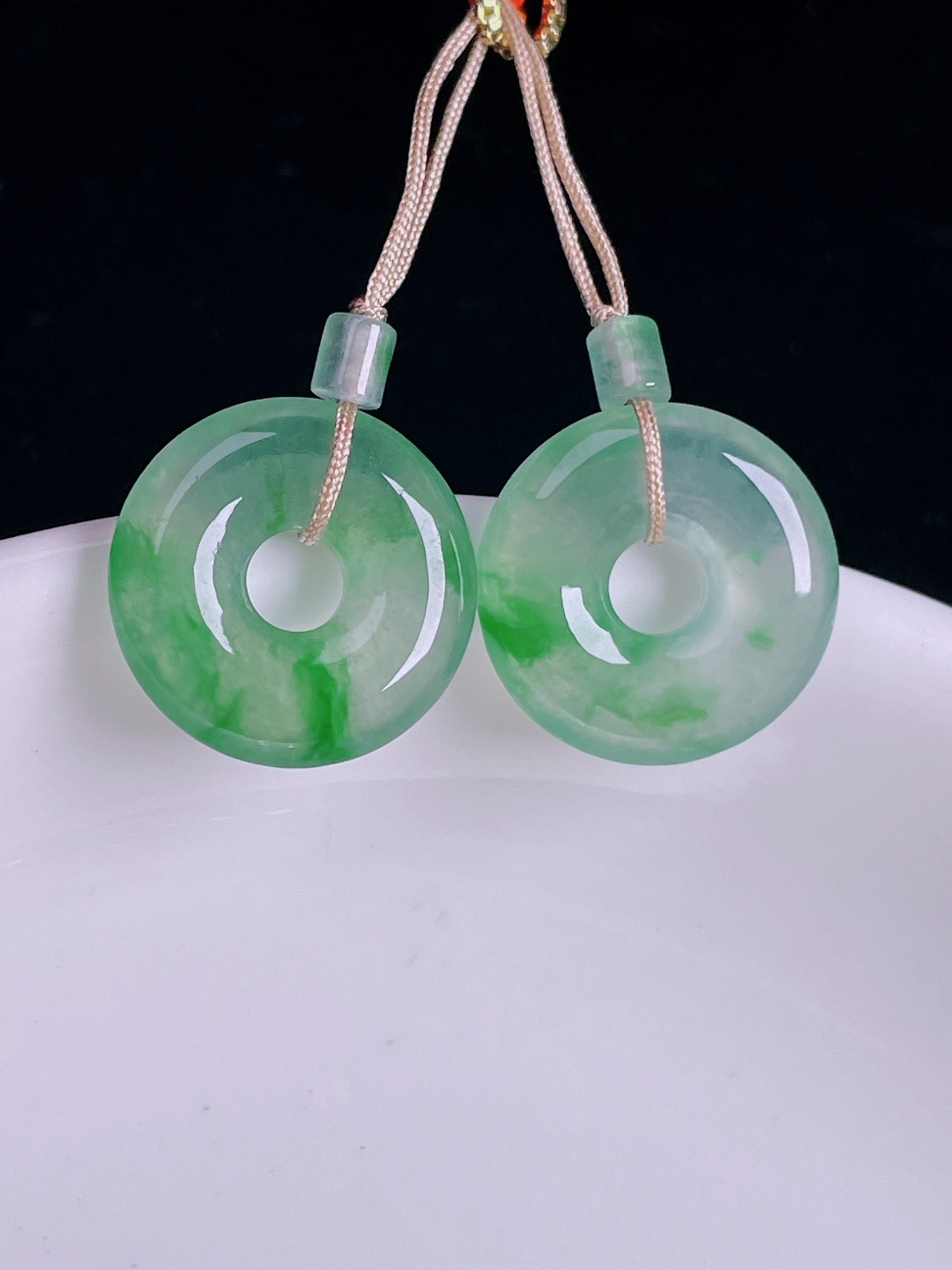 冰绿耳坠，老种起光，细底通透，尺寸：14.5/3.3mm0921