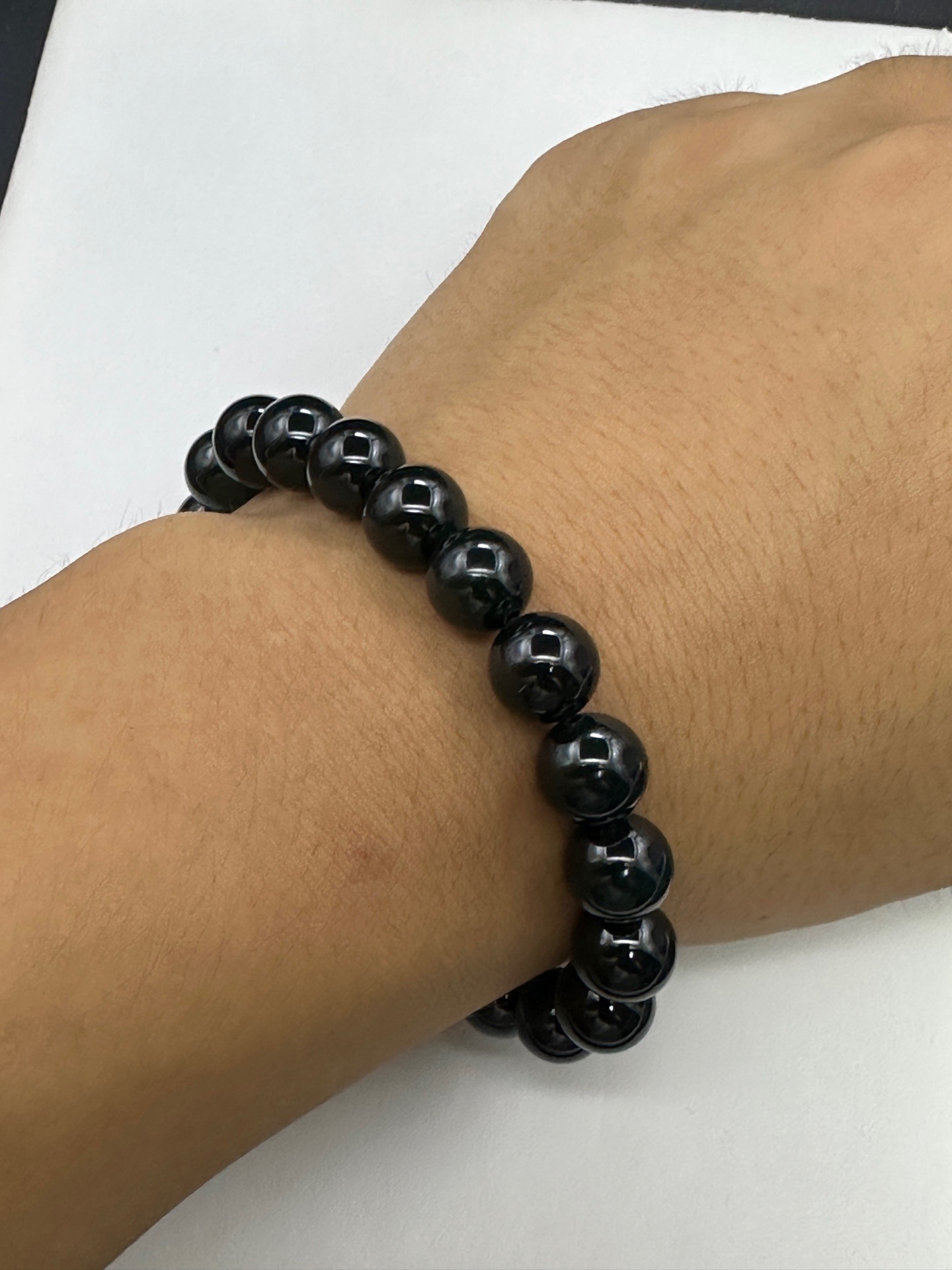 墨翠手串10mm 老坑冰种 黑度极黑 灯照全透 呈帝王绿 种老起光 底极细腻 圆润饱满