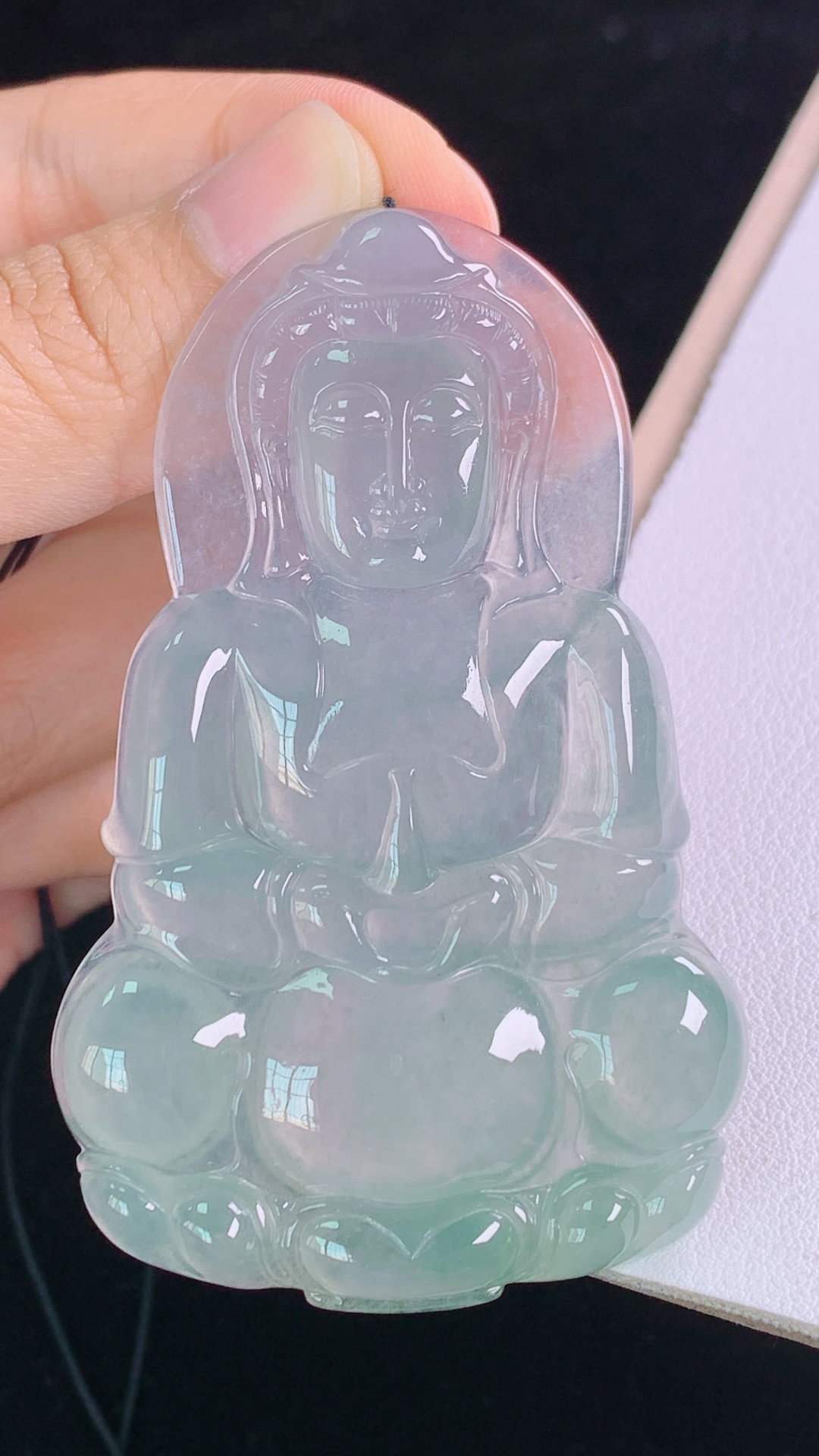 ️高品质 冰种观音 冰润荧光，胶感十足，无裂 尺寸:69.2-43.7-5.8mm 16