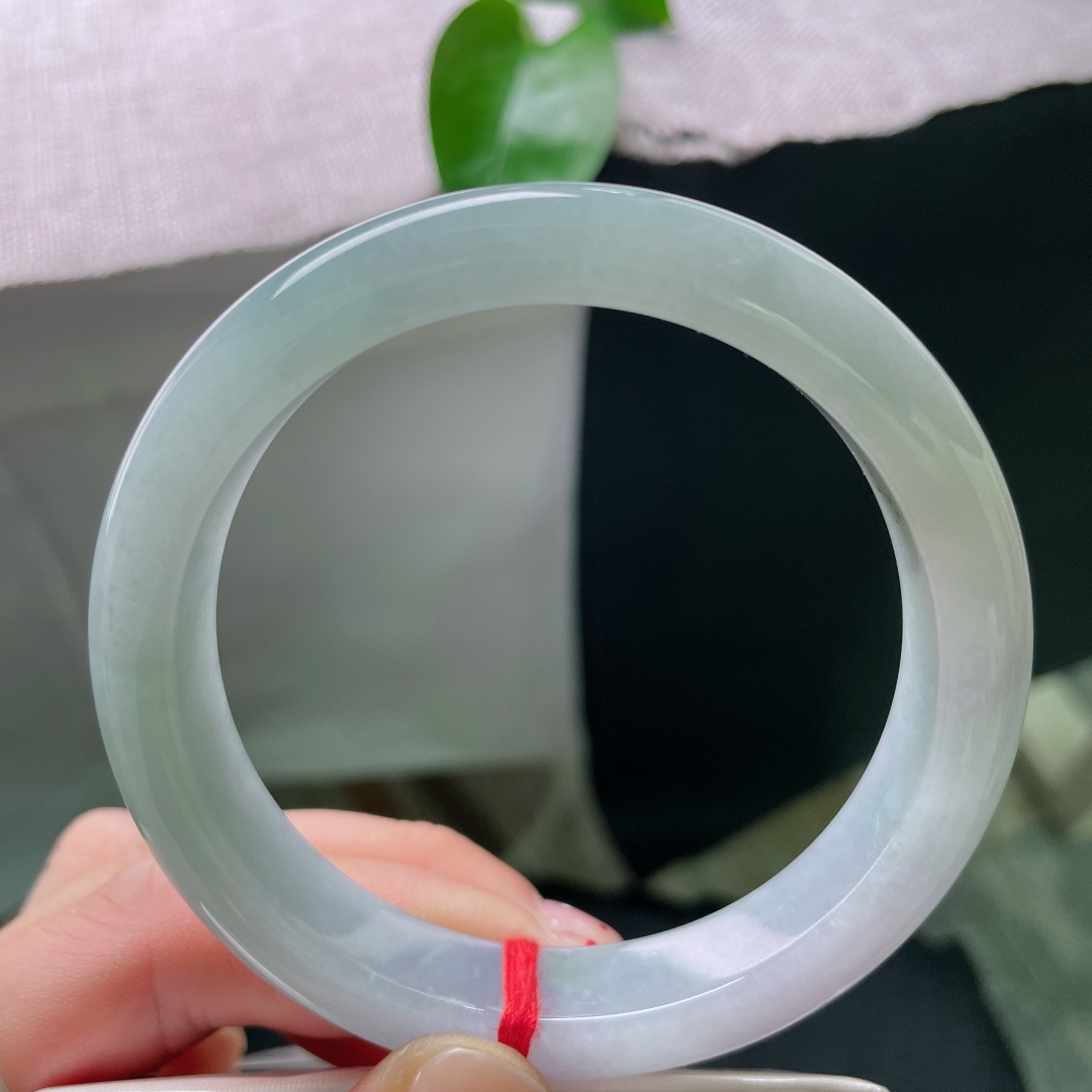 60/12.1/8.3，淡紫淡绿正圈，大圈口，富贵双全、色彩碰撞、显白提气。一点皮纹不显，ss59756a
