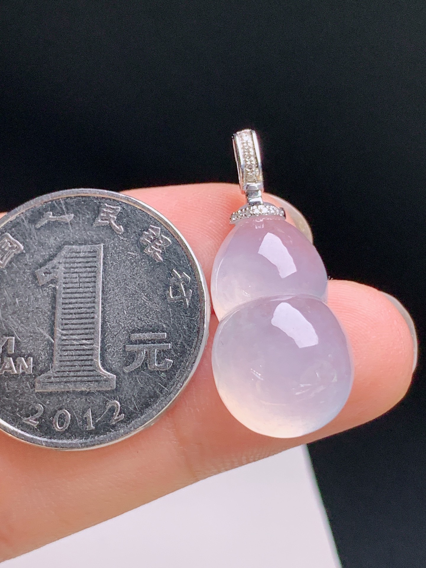 ️ 冰种葫芦吊坠，简约钻镶，莹润起光，福禄相伴，裸石21.2-12.9-8 整体29.3 28