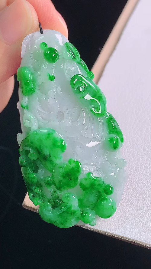 ️阳绿白菜，无裂 尺寸:55.9-29.6-12.1mm 17