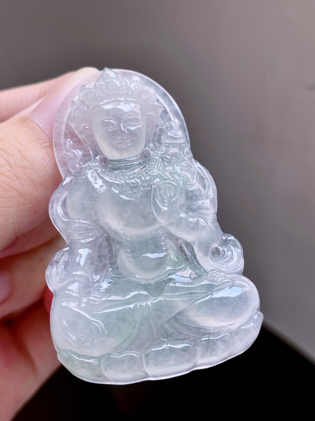 ️ 冰种大势至 冰润通透，种老细腻 尺寸：53/33.6/5.3