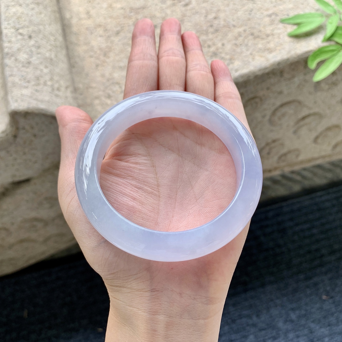 正圈58 59 圈口59/12.4/9.4 编码G7092201 糯冰，水润，种老，细腻，打灯有絮线