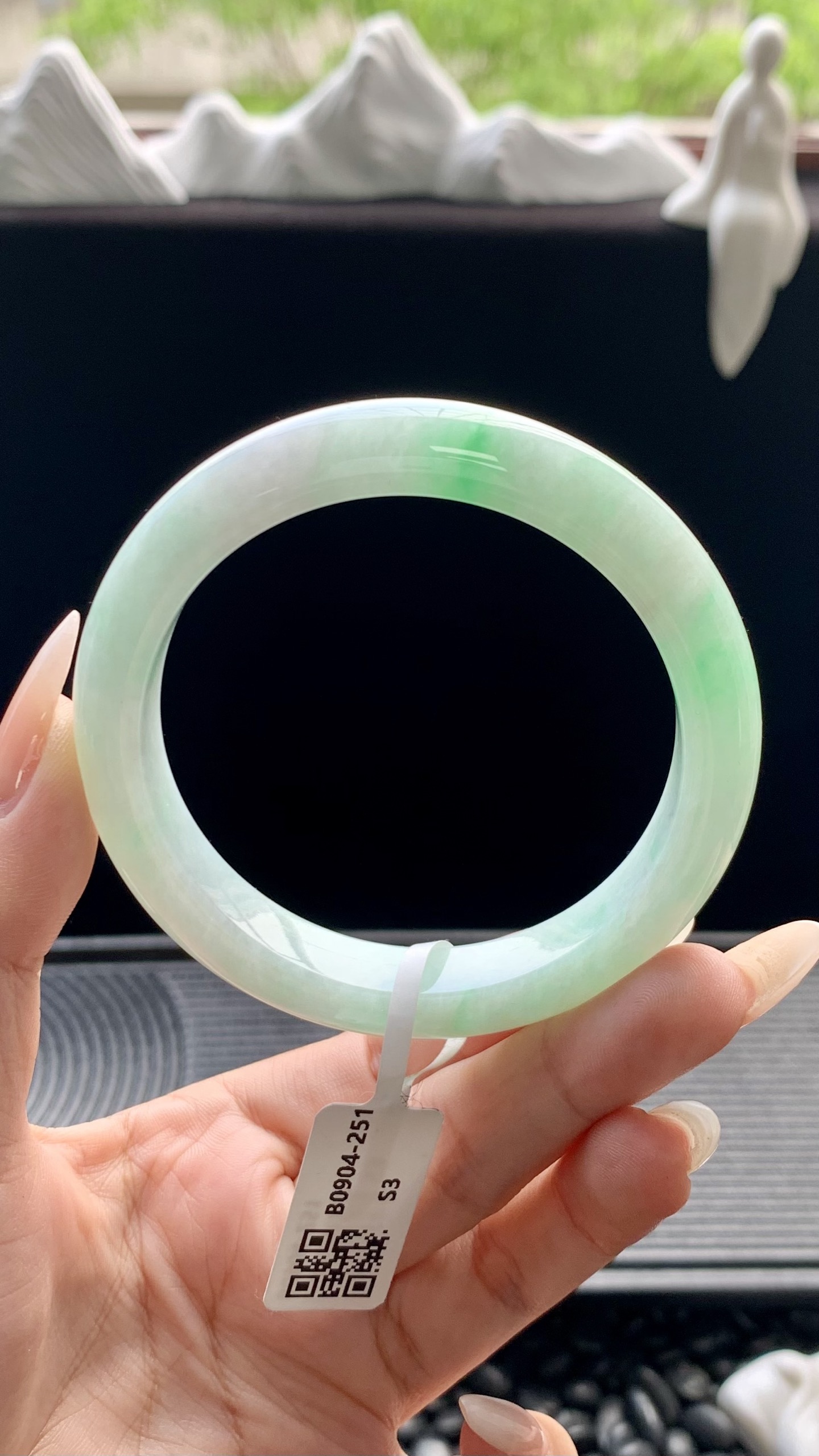飘绿正圈手镯成品 B0904-251 尺寸：57-11-9