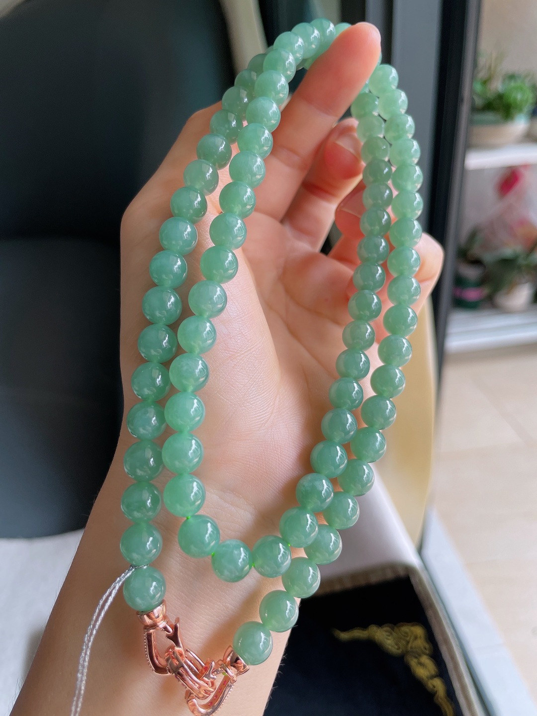 ️，缅甸天然翡翠A货，冰绿项链，尺寸：7.8mm80颗。【编4696】