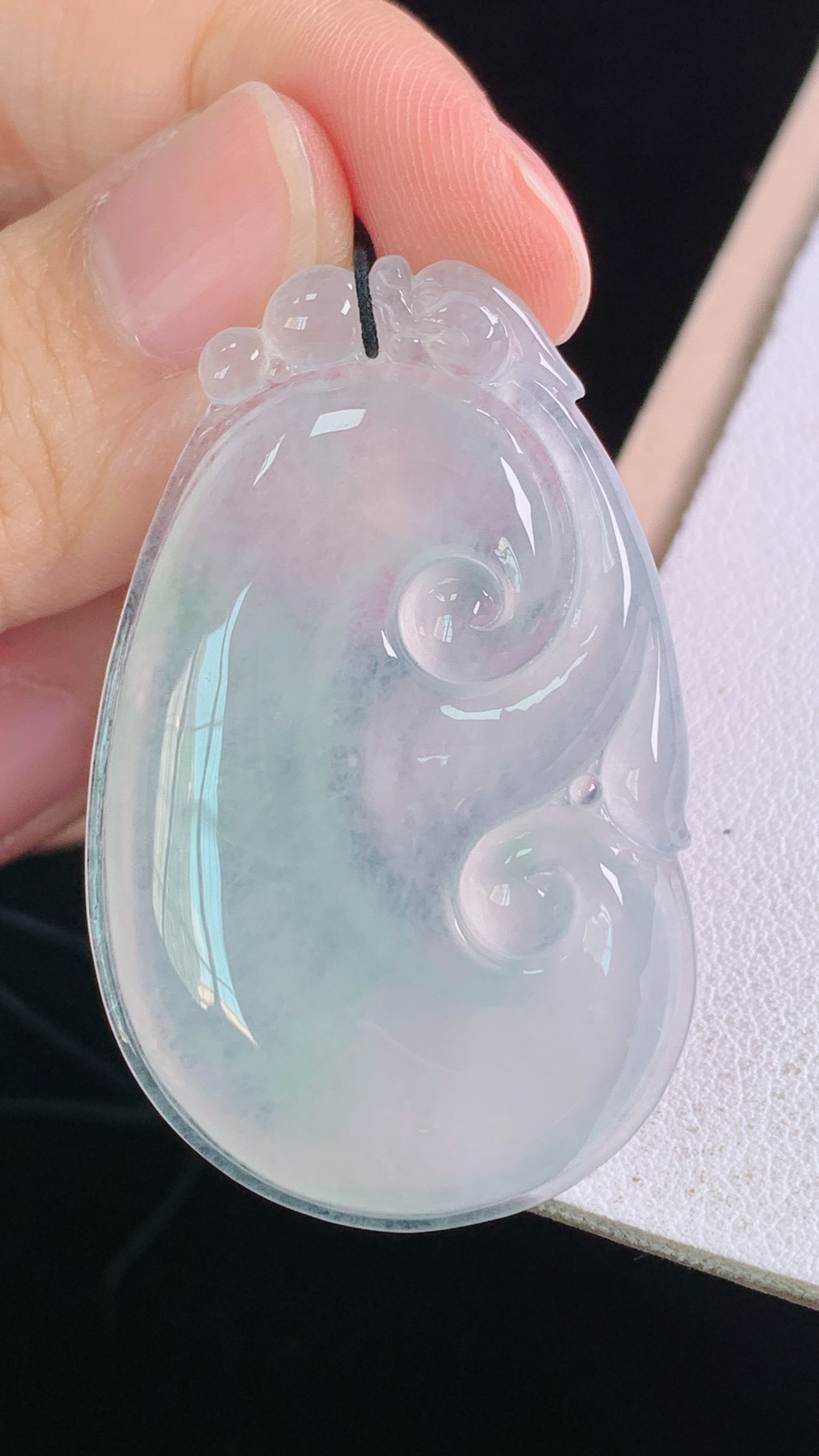️如意 种水，冰透起光，无裂 尺寸:44.1-27.9-5.6mm 18