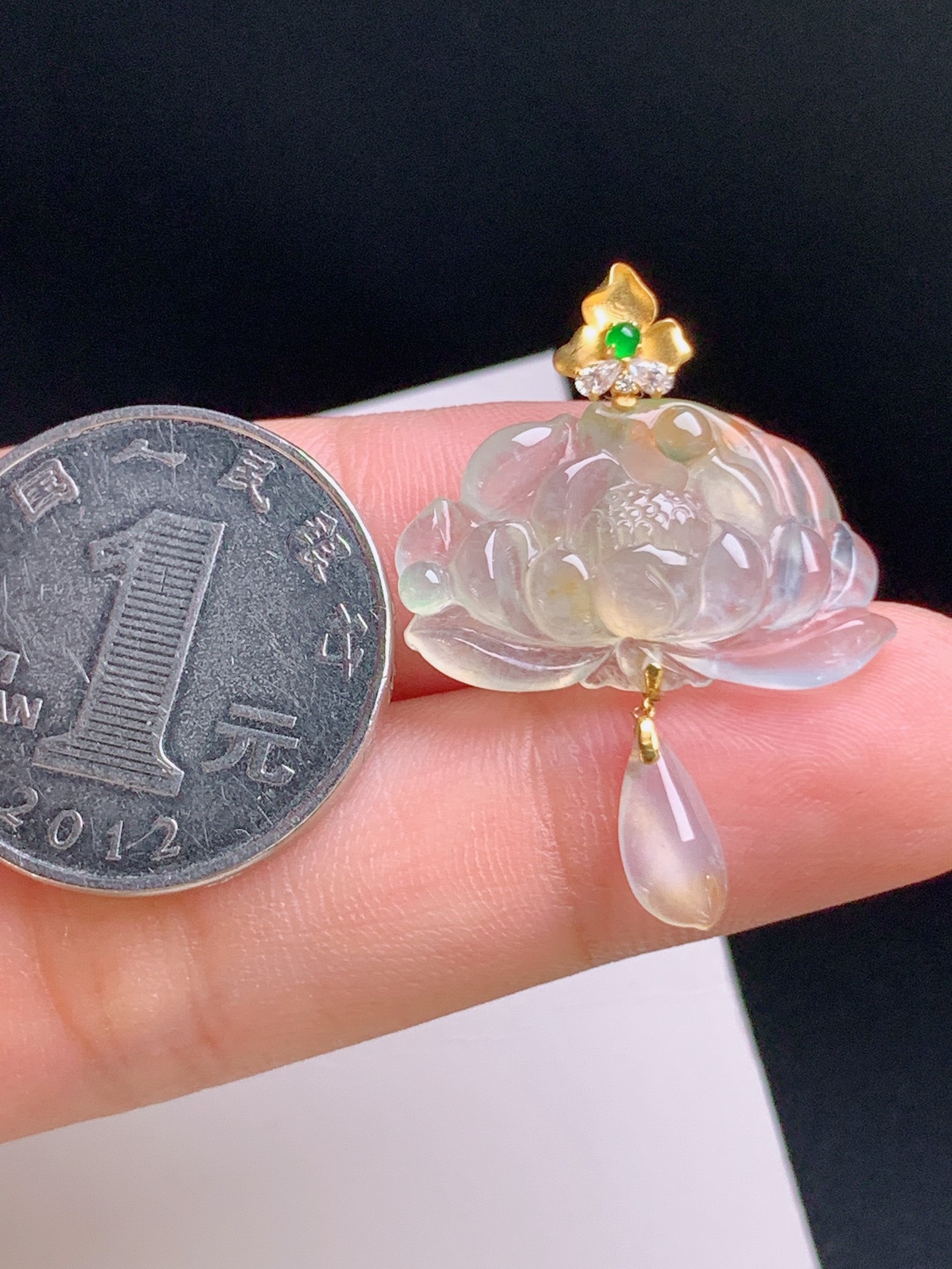 ️ 冰种莲花吊坠，精工雕刻，18K金镶，清雅纯净，和和美美 裸石12.8-23.9-5.3 整体30.7 080918