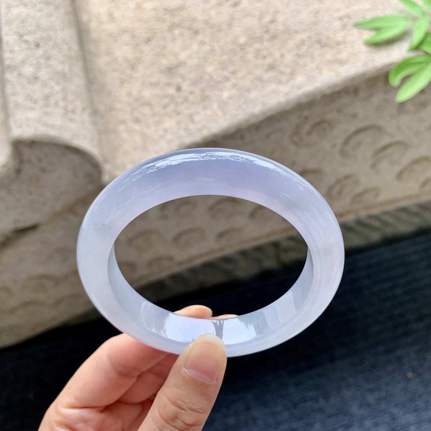 正圈58 59 圈口59/12.4/9.4 编码G7092201 糯冰，水润，种老，细腻，打灯有絮线