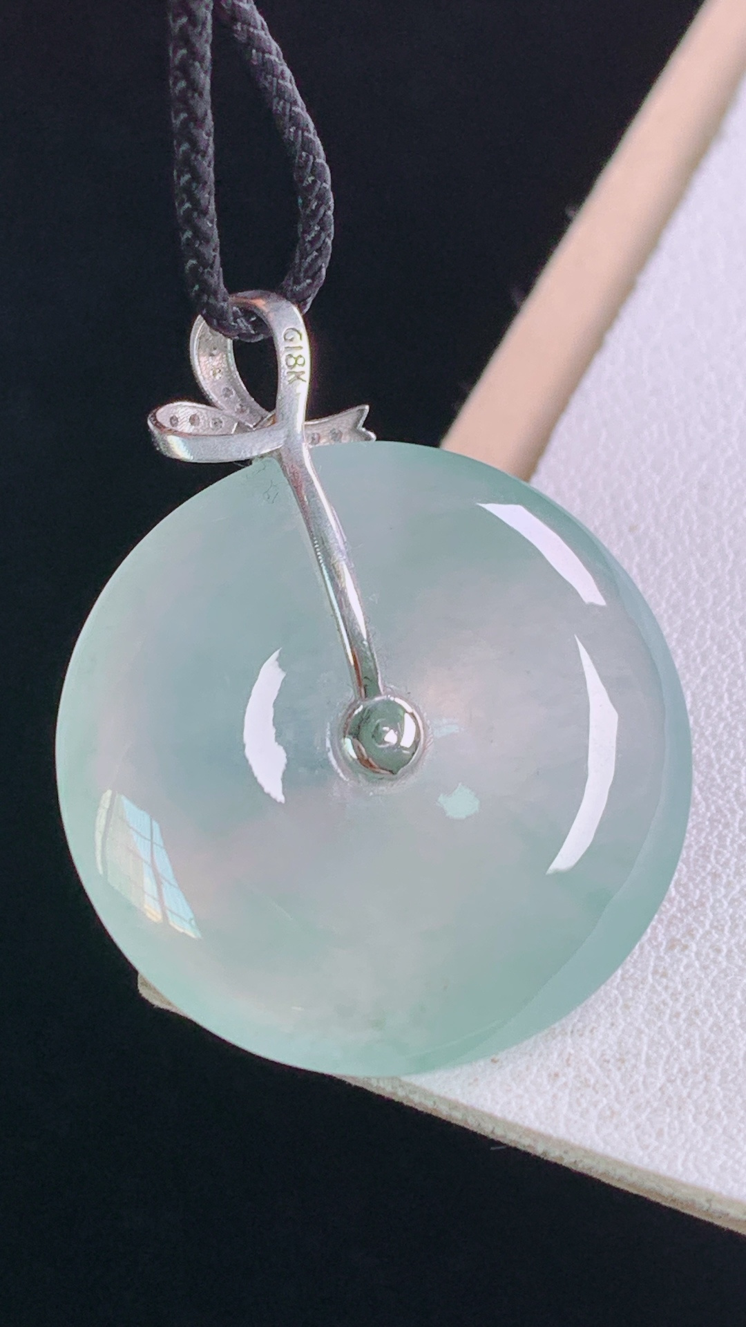 ️平安扣吊坠，18K真金真钻，种水，冰透起光，无裂，尺寸:33.0-26.2-5.4mm 17