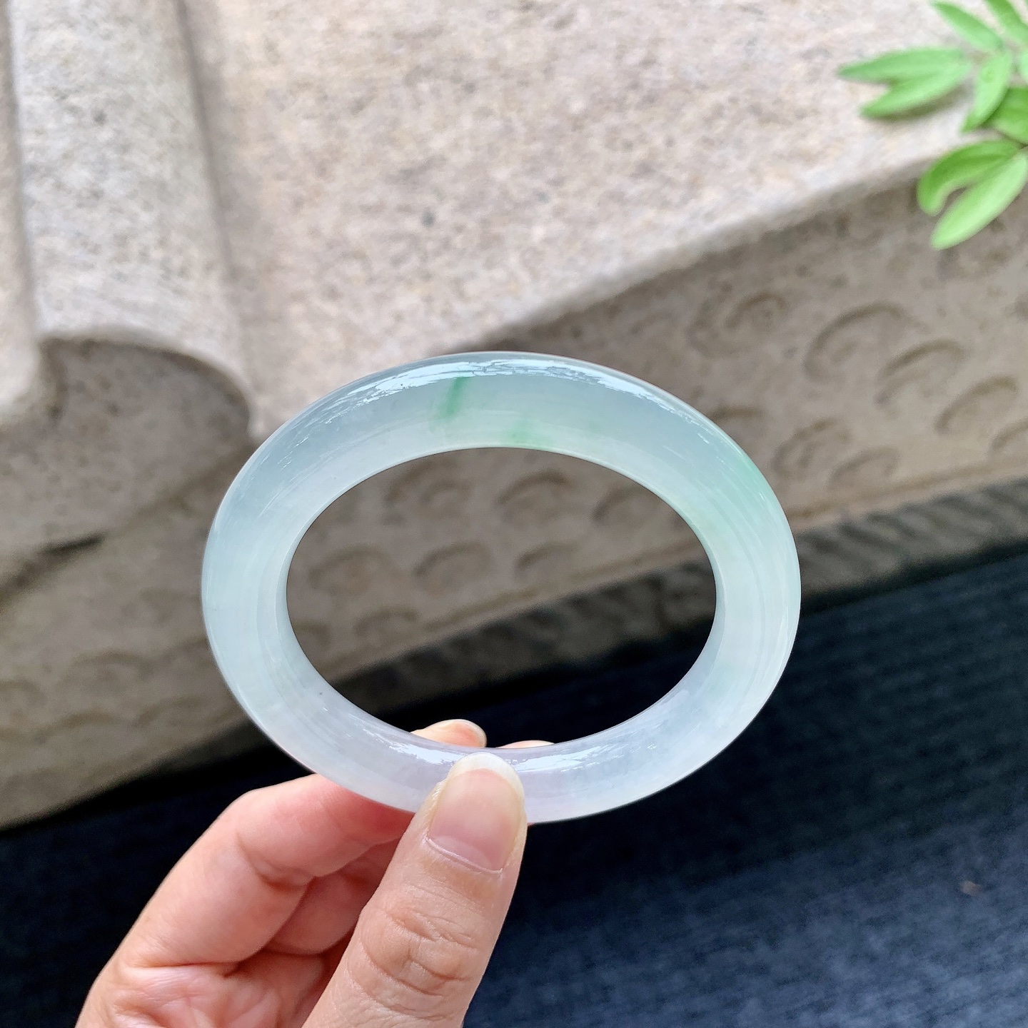 圆条53 54 圈口54/10.2/10 编码Q5092224 冰飘绿，清透，水润，种老，细腻，打灯有絮线