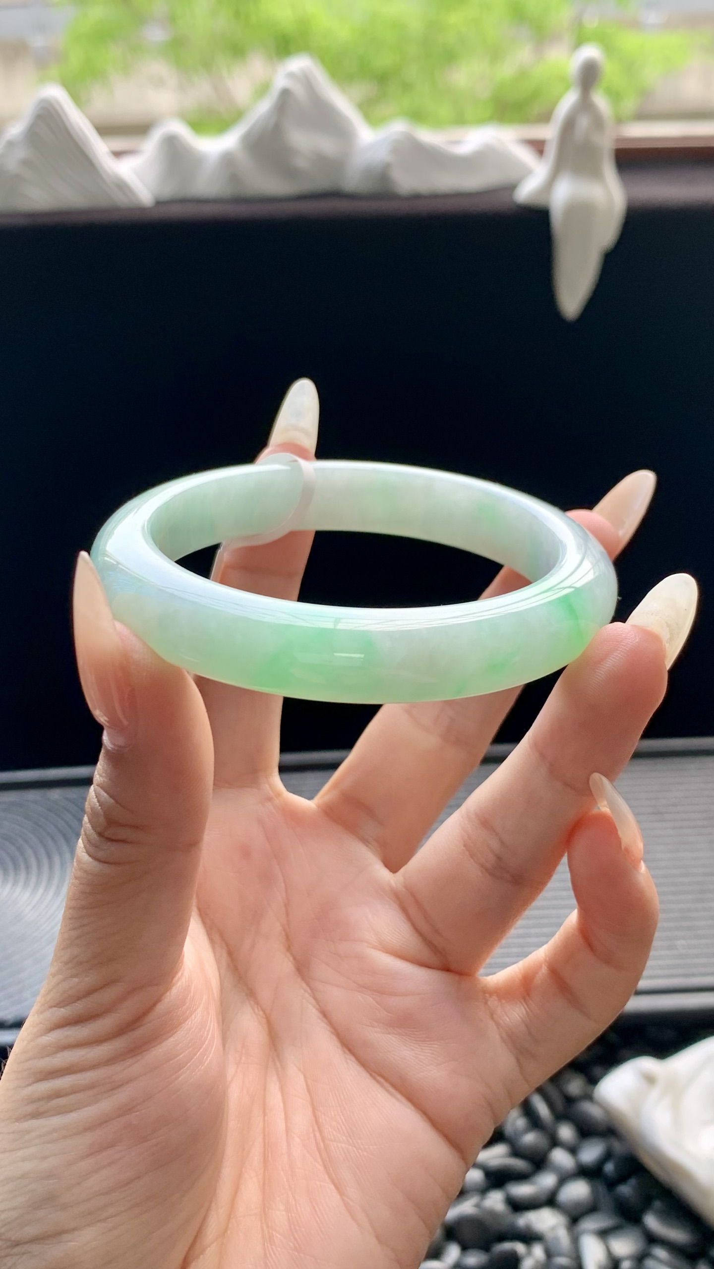 飘绿正圈手镯成品 B0904-251 尺寸：57-11-9