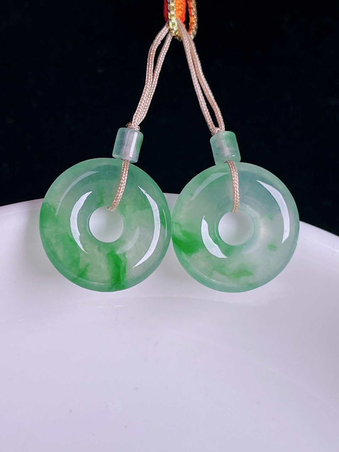 冰绿耳坠，老种起光，细底通透，尺寸：14.5/3.3mm0921