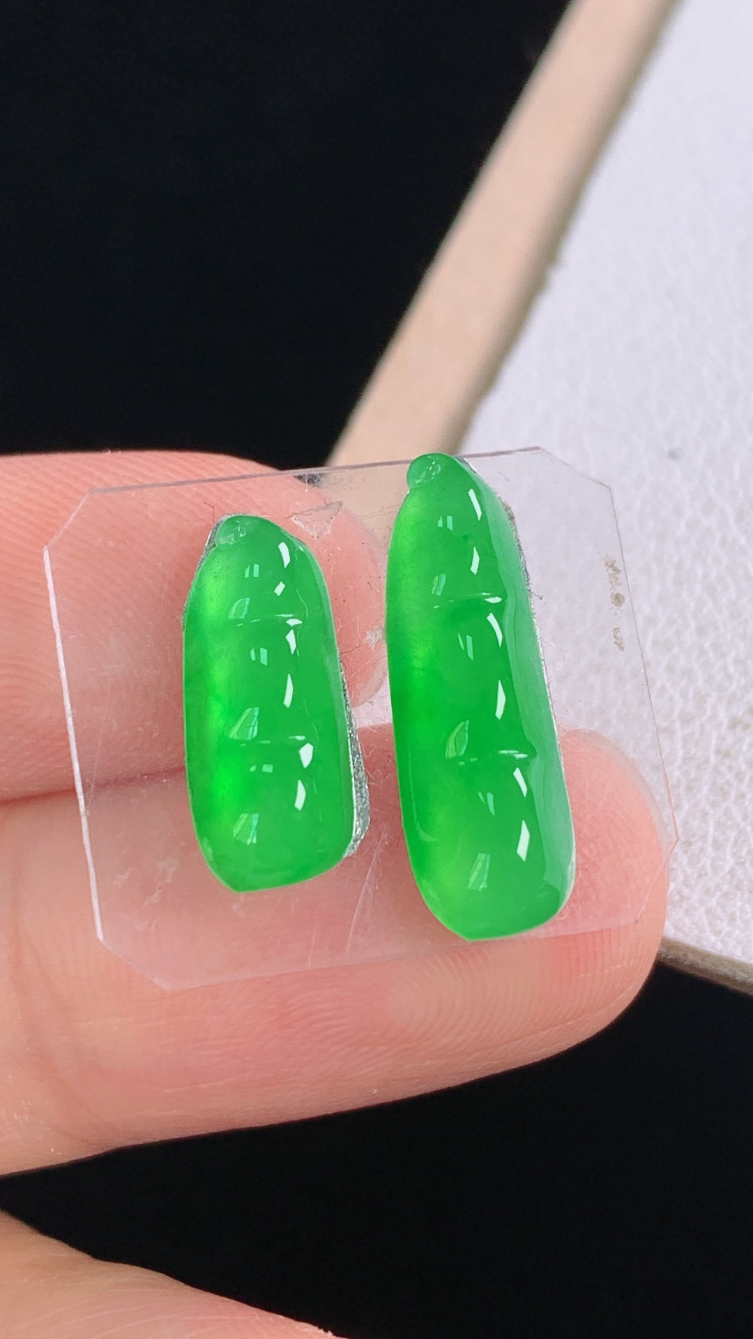 ️冰绿四季豆，一刀切，色辣色艳，水润荧光，无裂，尺寸:17.4-5.6-3.3mm 17