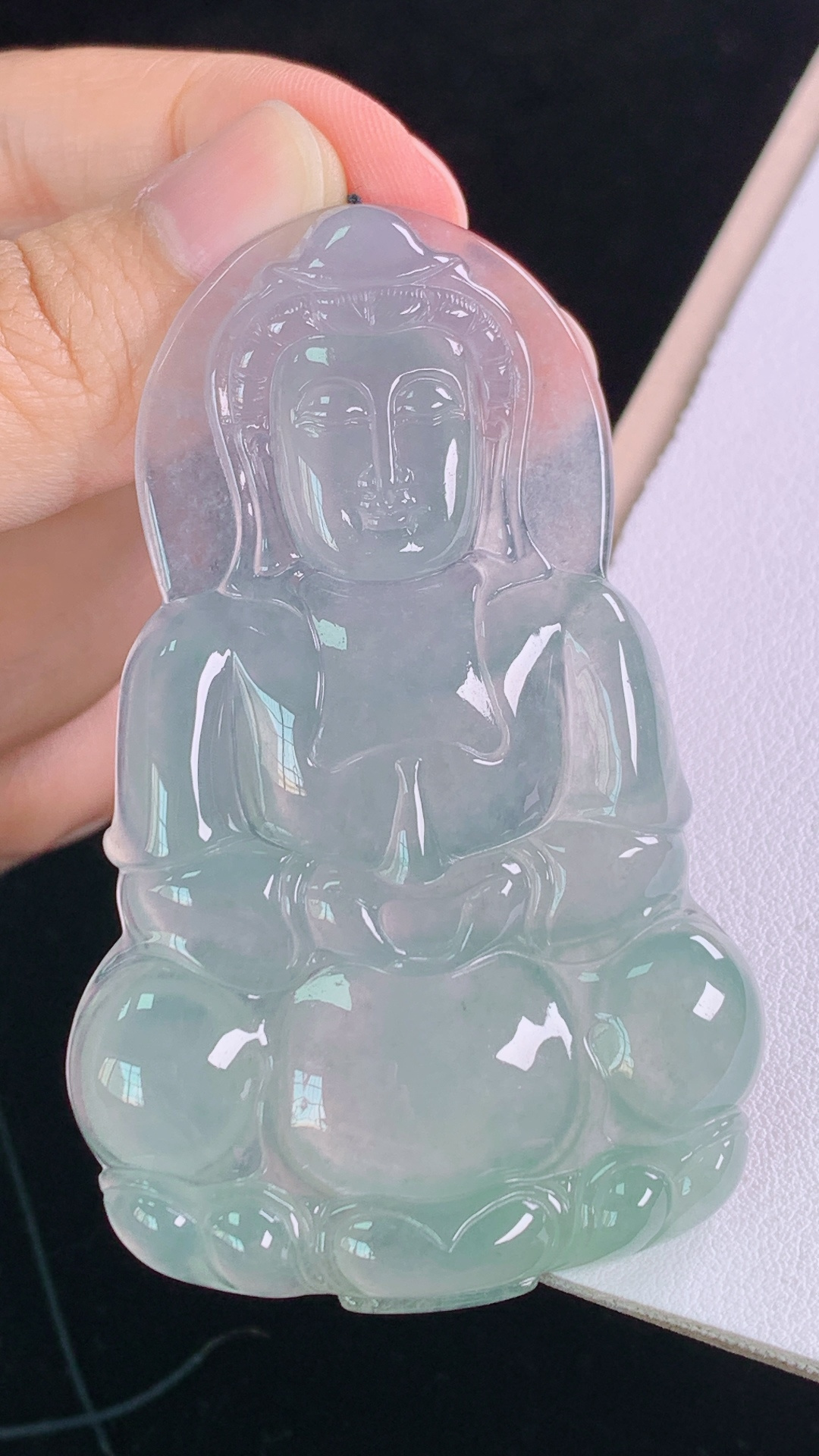 ️高品质 冰种观音 冰润荧光，胶感十足，无裂 尺寸:69.2-43.7-5.8mm 16