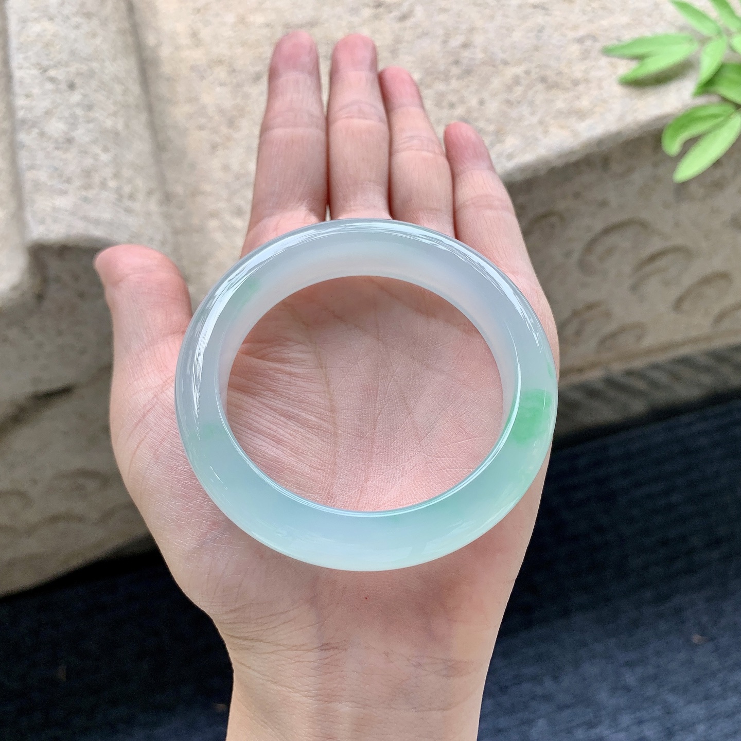 正圈52 53 圈口52.3/12.9/8.6 编码HP092214 冰飘绿，清透，水润，种老，细腻，无裂