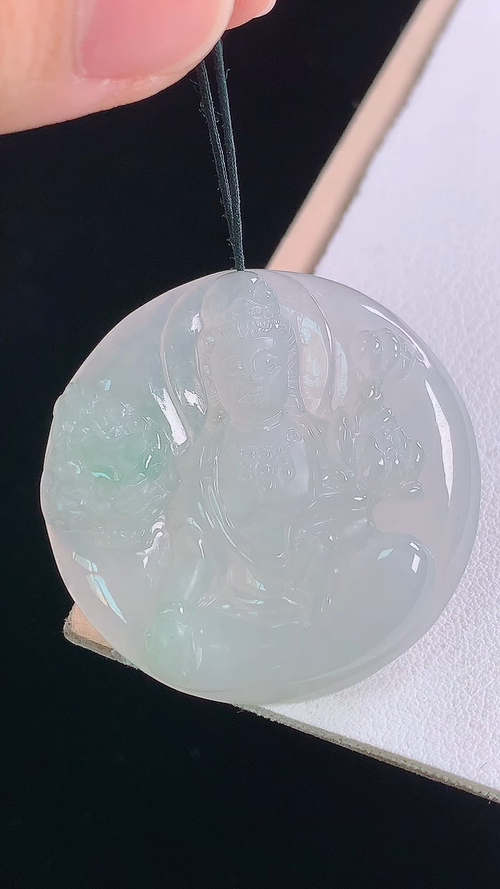 ️冰飘绿文殊观音，无裂，尺寸:35.8-5.5mm 18