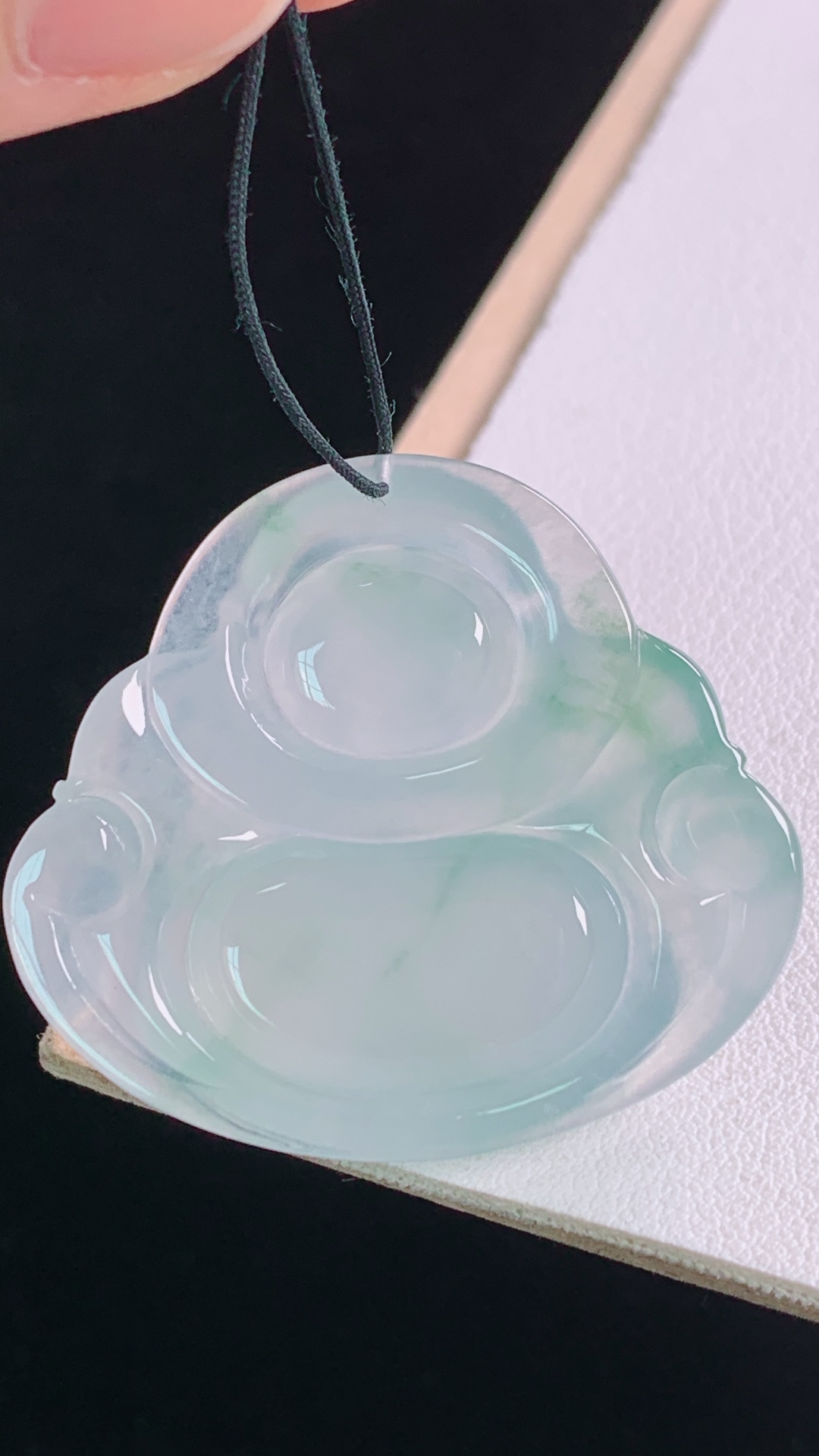 ️冰飘绿佛公 翠色清新，水润清爽，无裂 尺寸:32.6-36.7-7.6mm 16