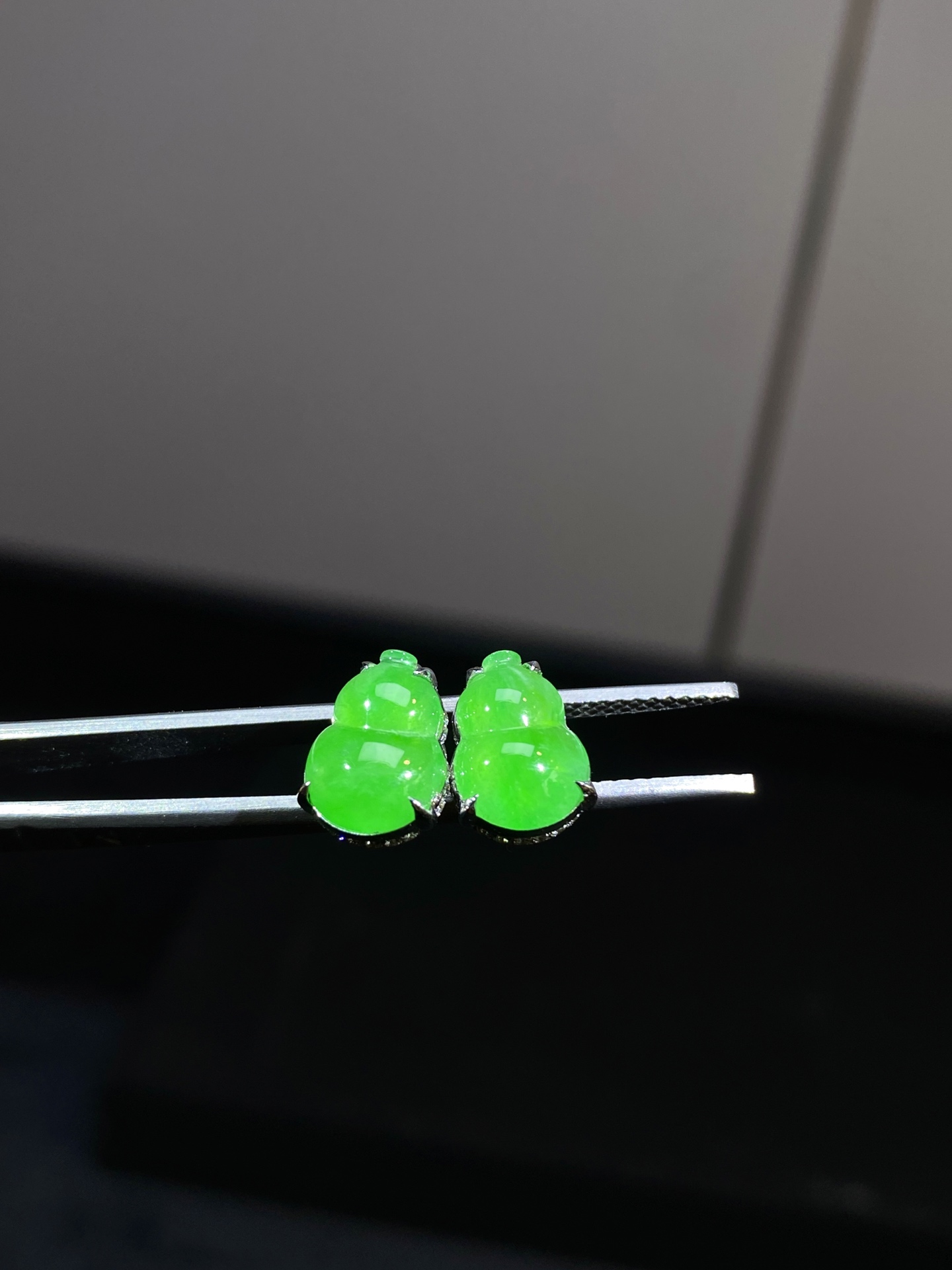 阳绿葫芦耳钉，裸石，11.1-8.2-2.8，02XP260920