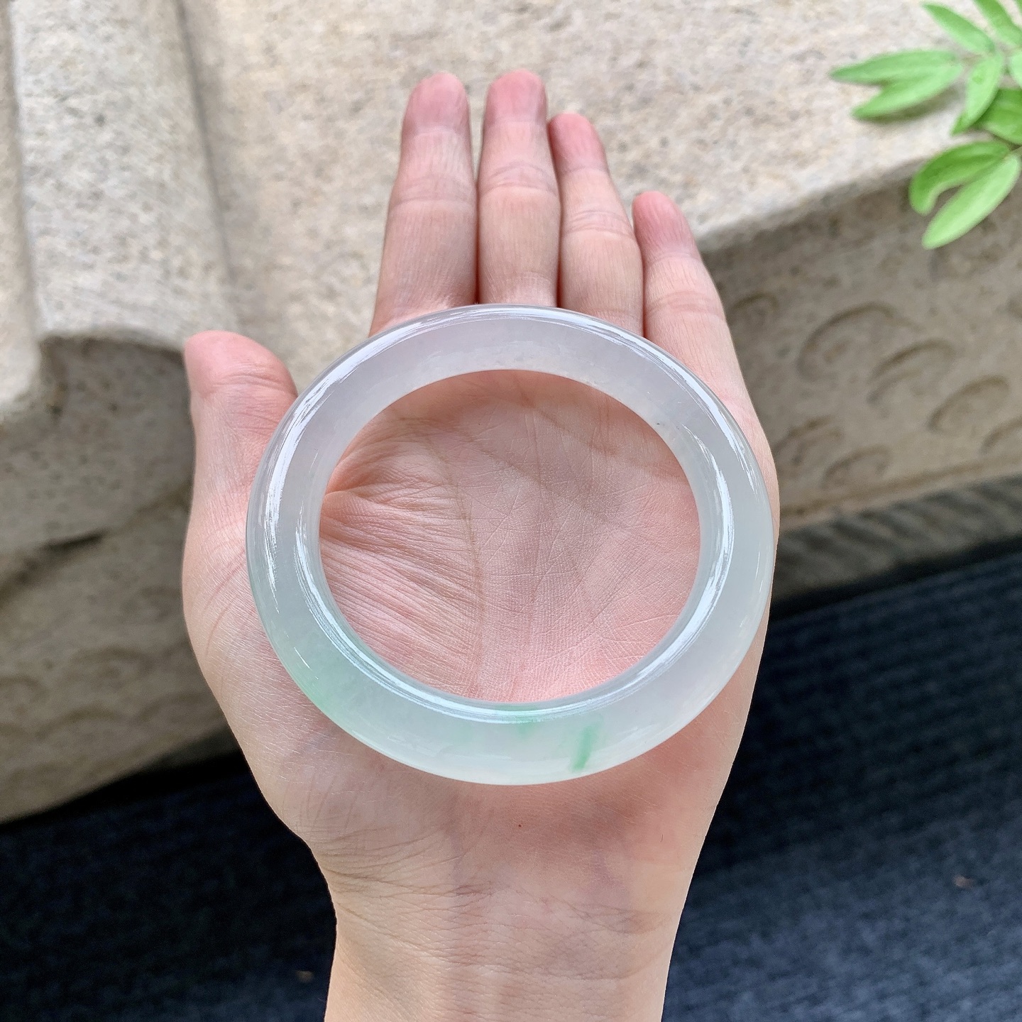 圆条53 54 圈口54/10.2/10 编码Q5092224 冰飘绿，清透，水润，种老，细腻，打灯