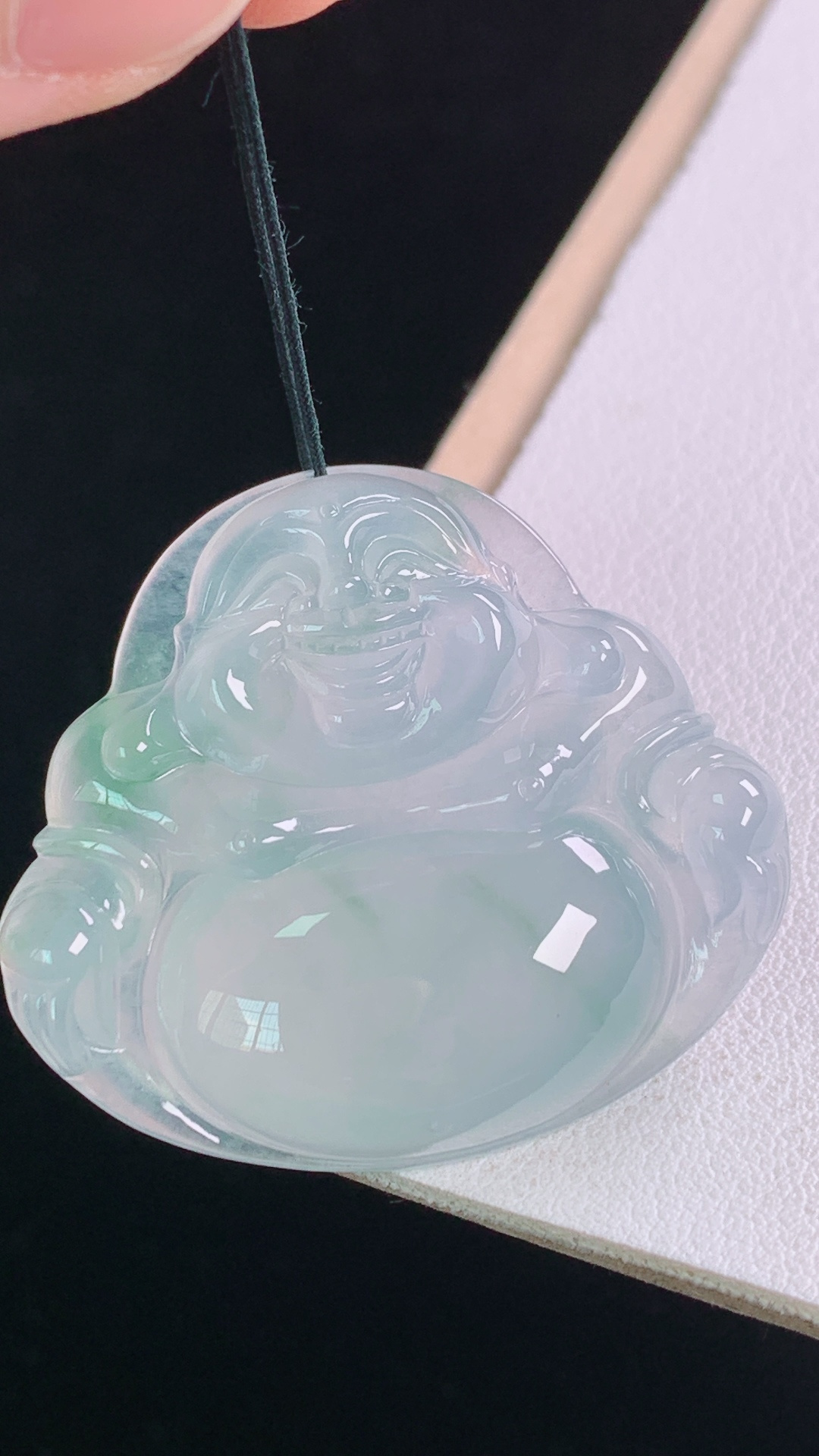 ️冰飘绿佛公 翠色清新，水润清爽，无裂 尺寸:32.6-36.7-7.6mm 16