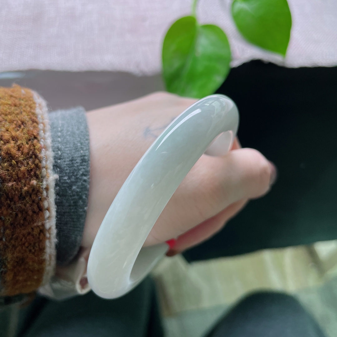 57/11.5/8.8 飘绿正圈，贵气，优雅，甜美，耐看，点翠千金，无裂，ss59769a
