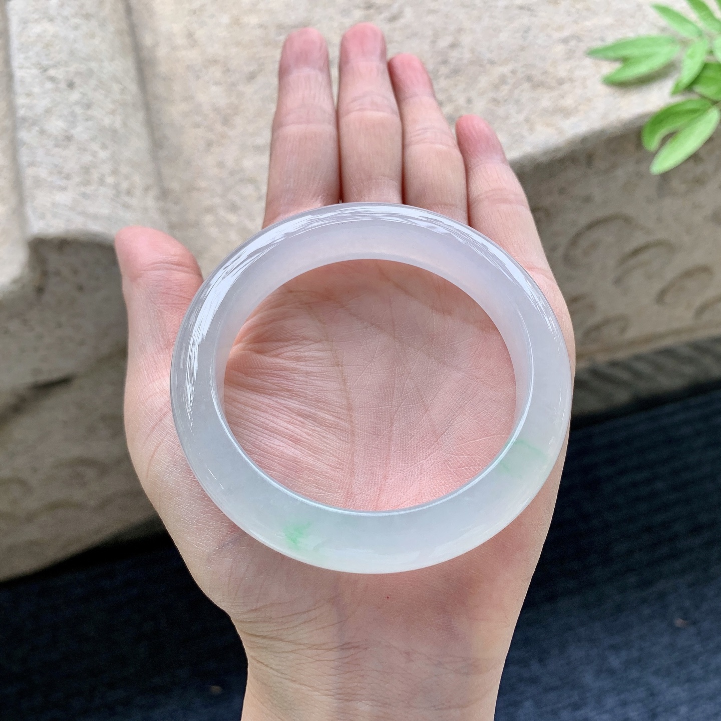 正圈54 55 圈口55.8/12.5/8.9 编码G7092031 冰糯飘绿，水润，种老，细腻，打