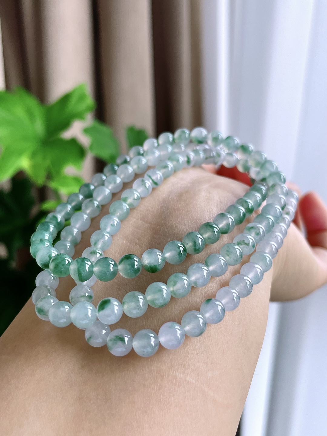 【珠子】冰种飘花项链圆珠珠子项链 【说明】缅甸 性比高 【尺寸】5.9mm 33cm 【重量】41.6克