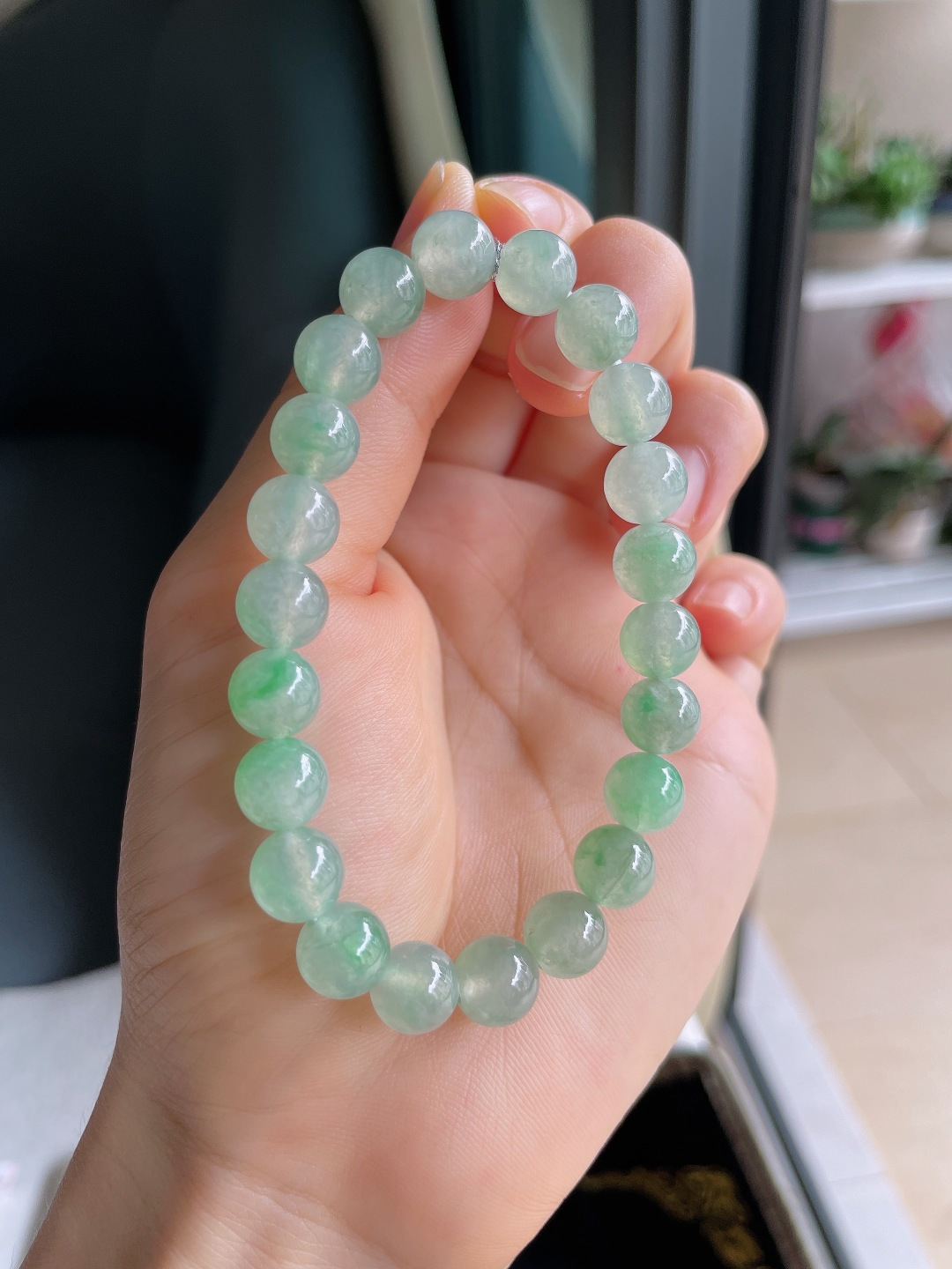 ️，缅甸天然翡翠A货，冰飘花手串，尺寸：8.6mm。【编4697】