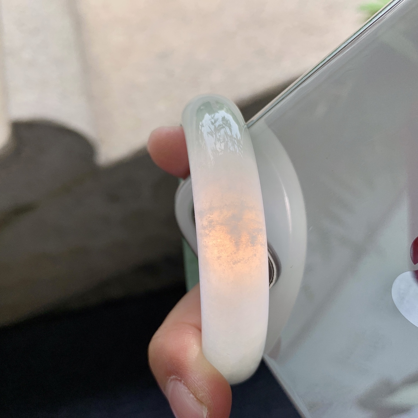 贵妃53 54 圈口54/46.9/12.3/7 编码GF092361 冰糯飘绿，水润，种老，细腻，打灯有棉线