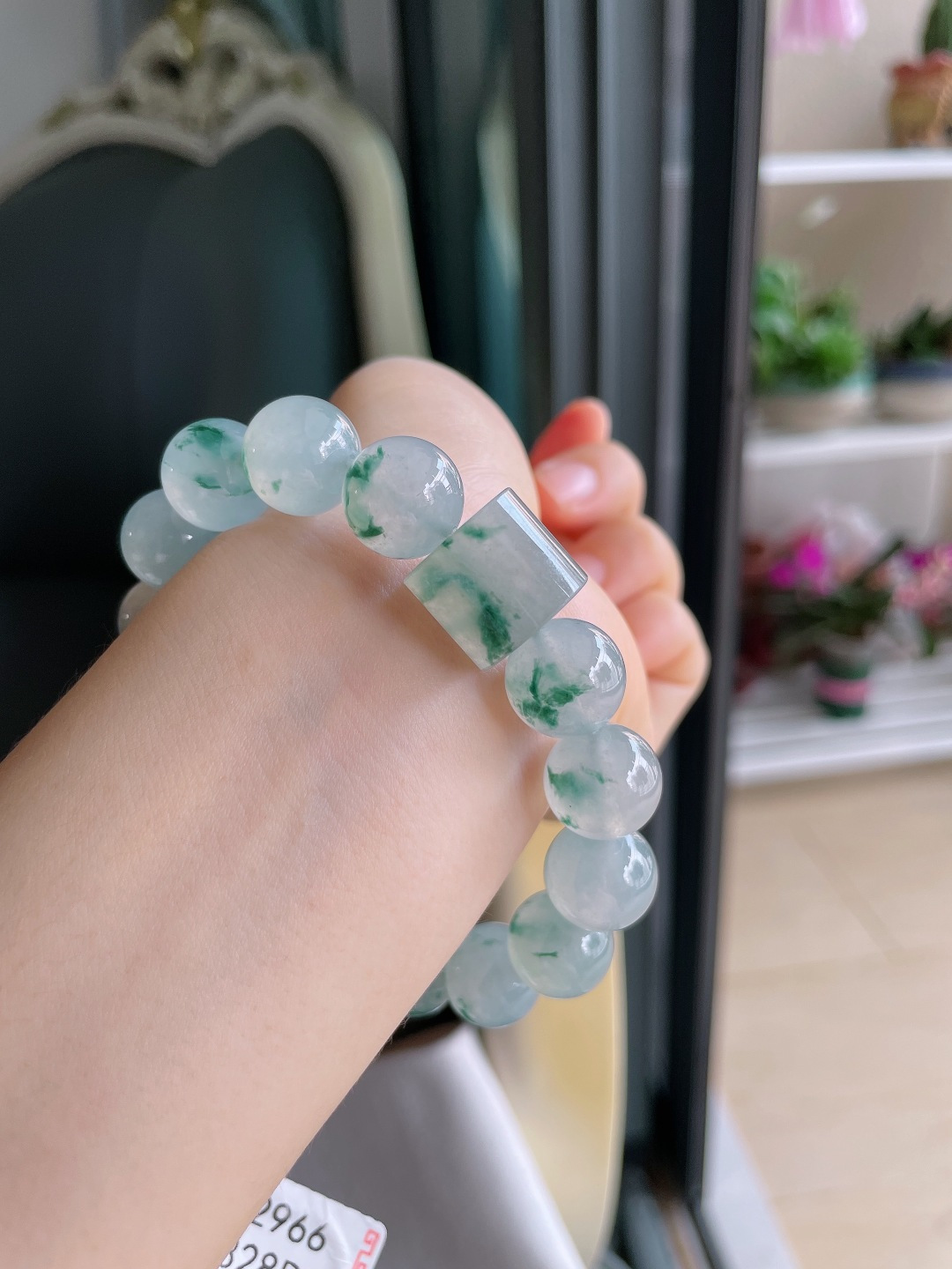 ️ ️，缅甸天然翡翠A货，老坑冰种飘花路路通手串，尺寸13.2mm，15.3-12.8mm。【编2966】