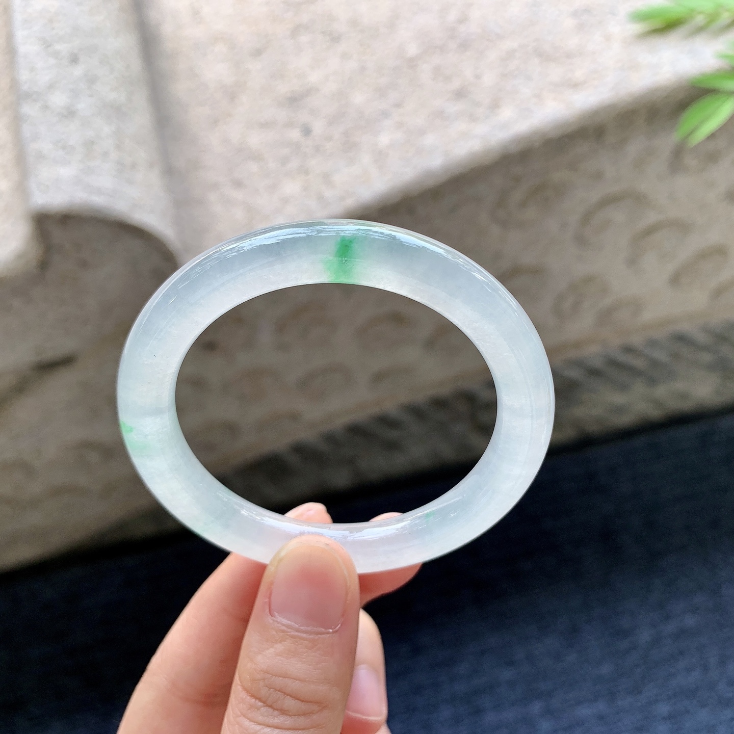 圆条49 50 圈口50/8.3/8.3 编码G9092332 冰飘绿，清透，水润，种老，细腻，打灯有絮线