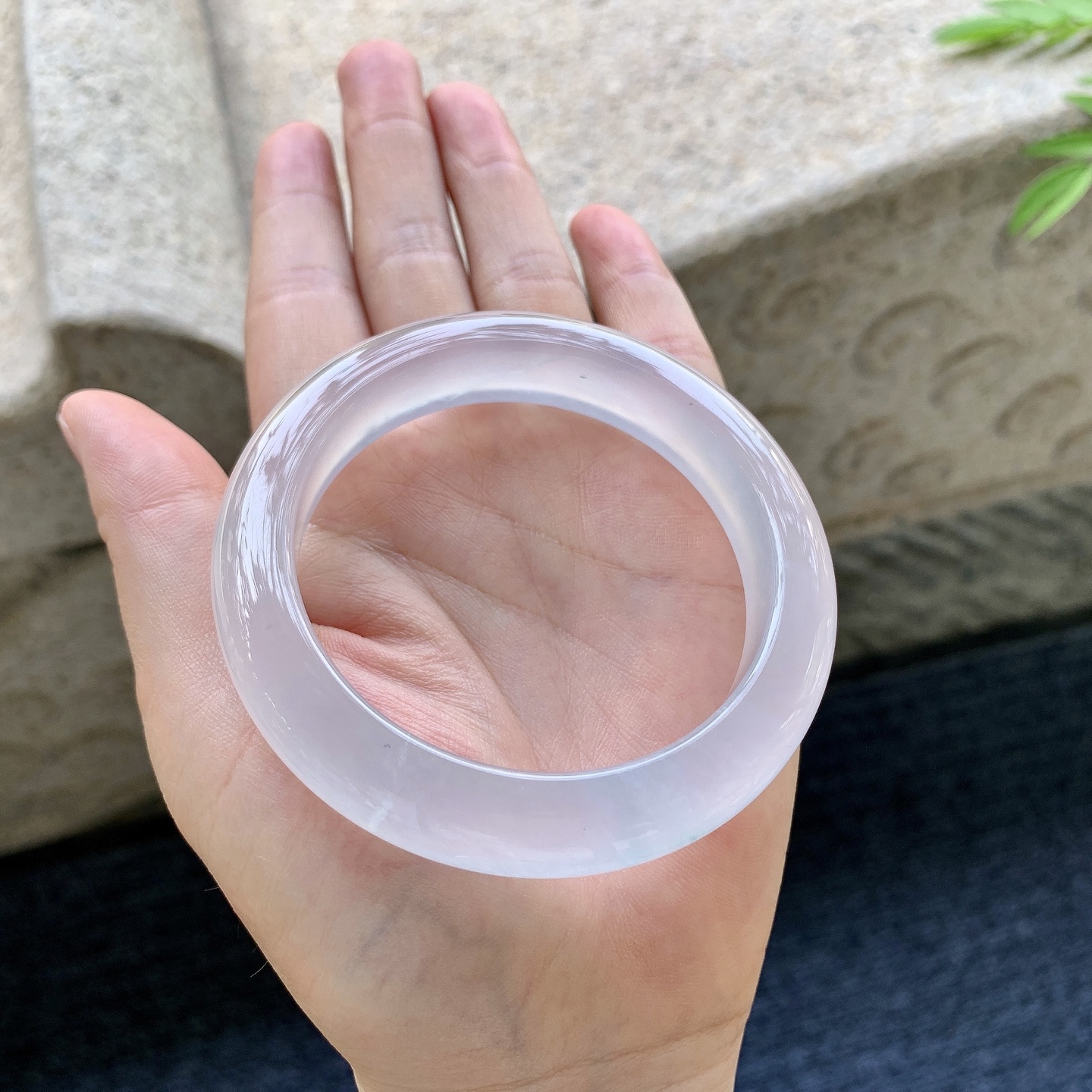 正圈56 57 圈口57/12.5/7.6 编码H3092340 冰种飘花，起光，清透，水润，种老，细腻，打灯有棉线