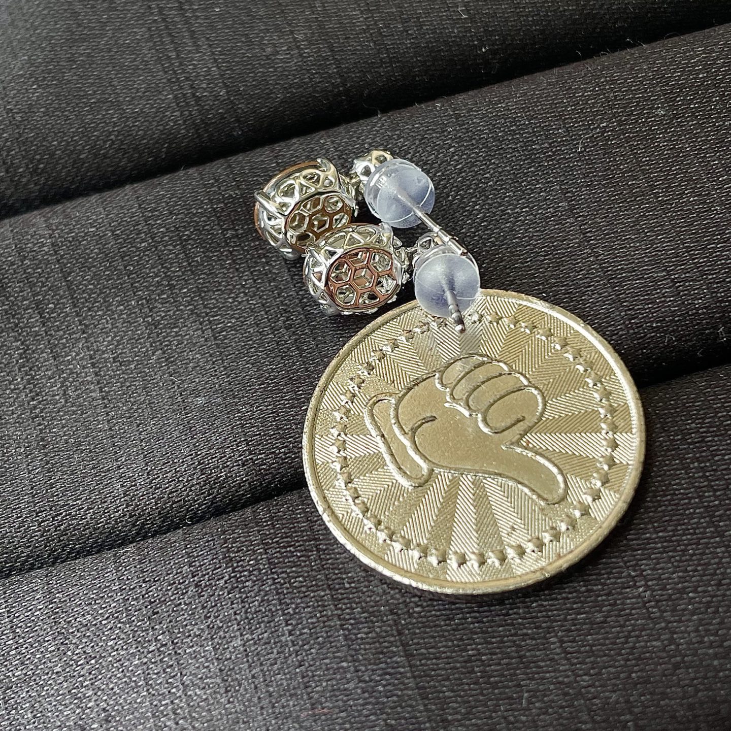️缅甸冰黄耳钉，18k金镶嵌，饱满水润，无裂，裸石尺寸8/7/4编码0920好数字