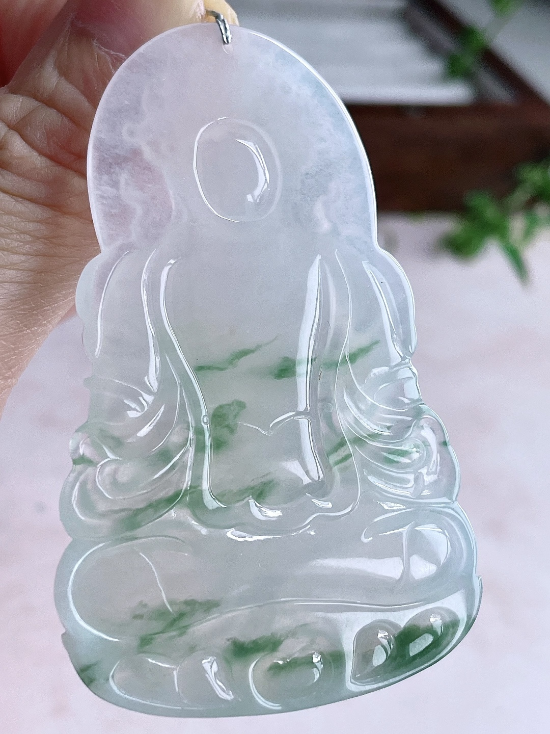 【裸石】冰种飘花观音度母观音吊坠 【说明】缅甸 无裂 性比高 【尺寸】68.6-43.4-5.7 【重量】31.2克