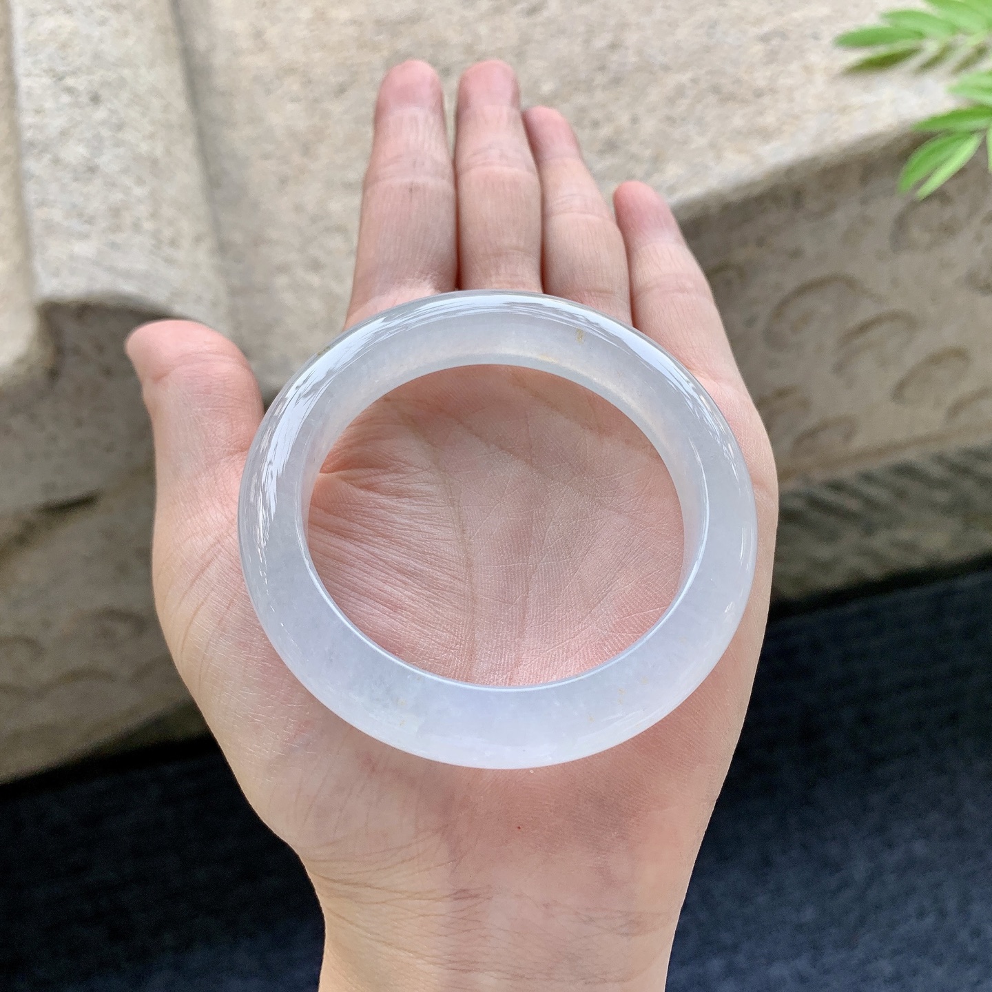 正圈51 52 圈口52.1/11.2/8.7 编码W6092330 冰糯飘黄翡，水润，种老，细腻，无裂