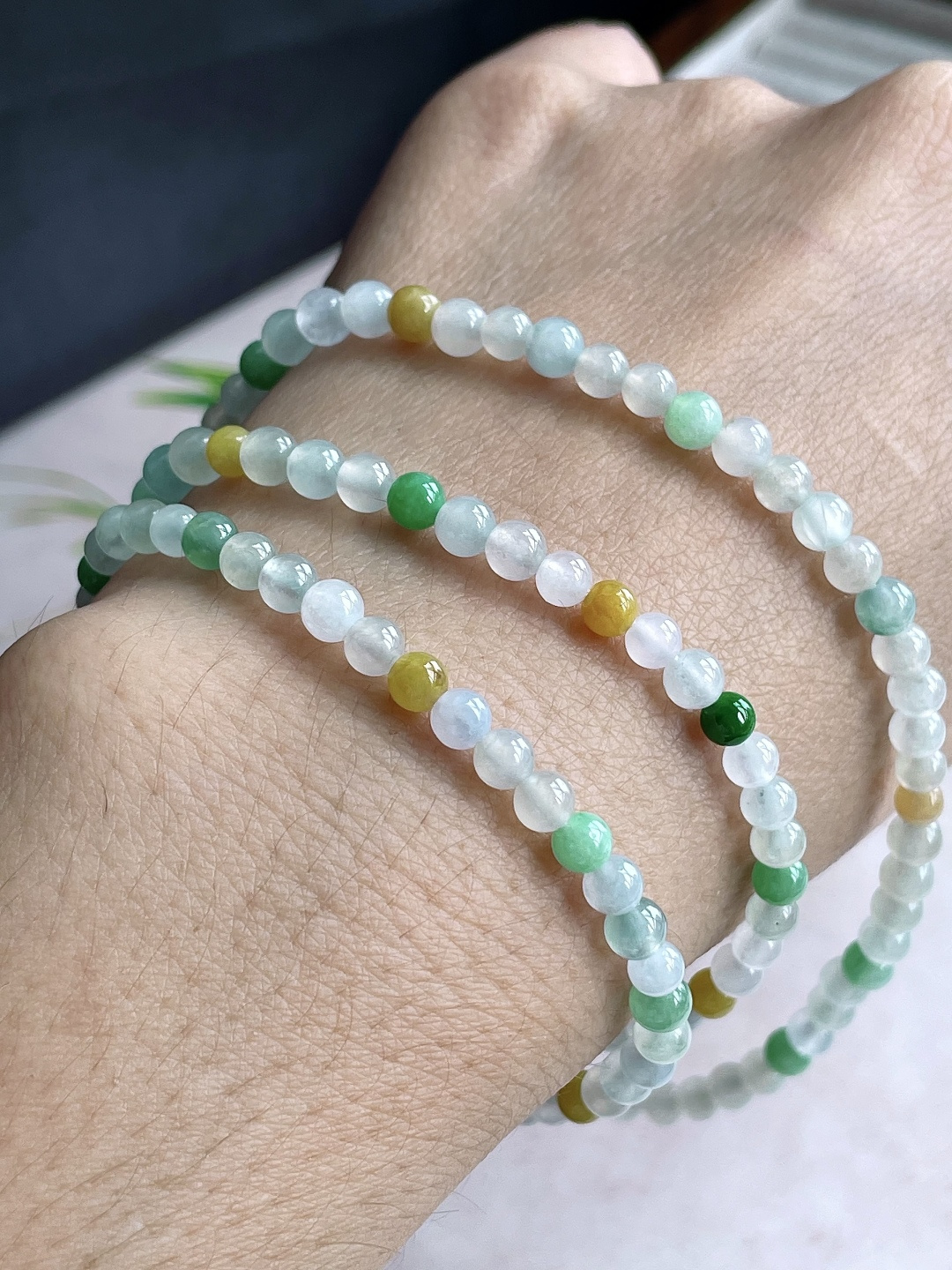 【珠子】冰多宝多彩珠链圆珠珠子珠链 【说明】缅甸 性比高 【尺寸】4.8mm，33cm 【重量】26克