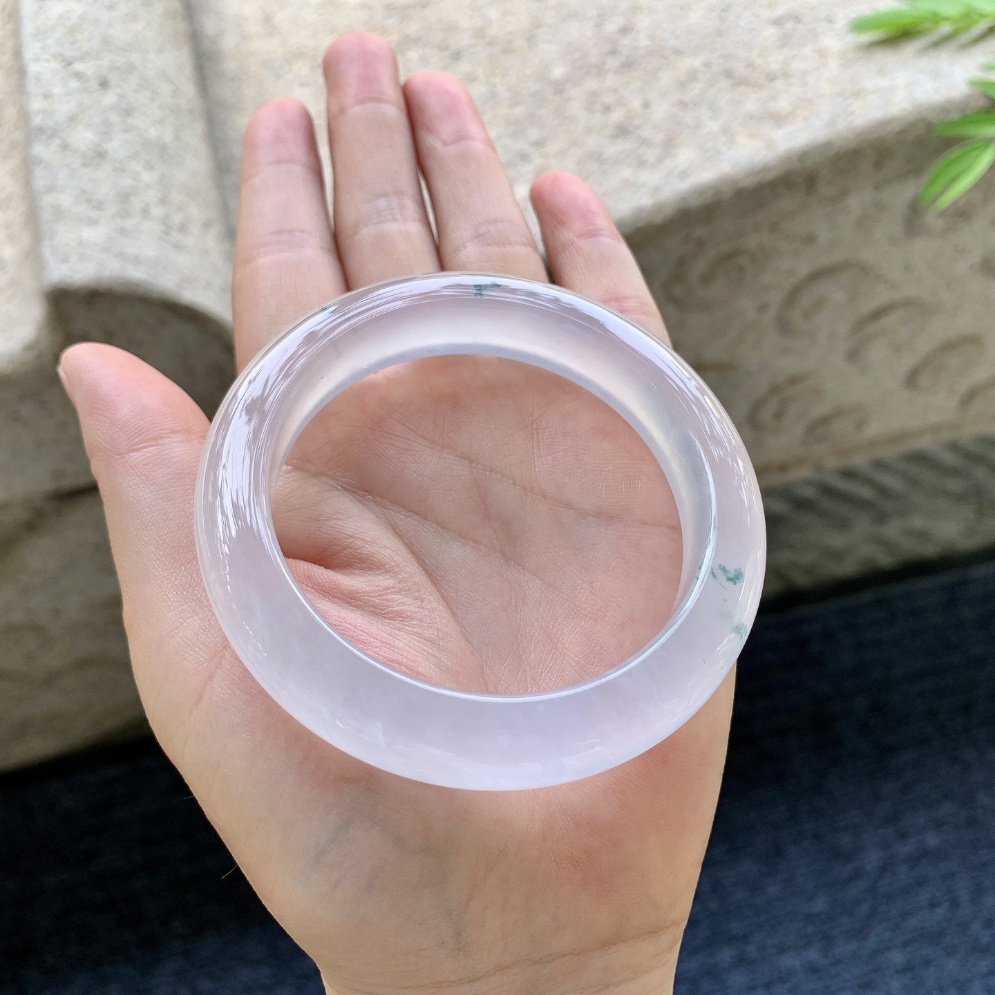 正圈56 57 圈口57/12.5/7.6 编码H3092340 冰种飘花，起光，清透，水润，种老，细腻，打灯有棉线