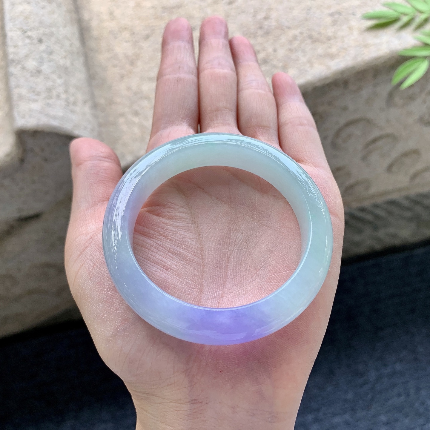 正圈50 51 圈口51/11.6/8.1 编码G7092346 冰糯春彩，水润，种老，细腻，无裂