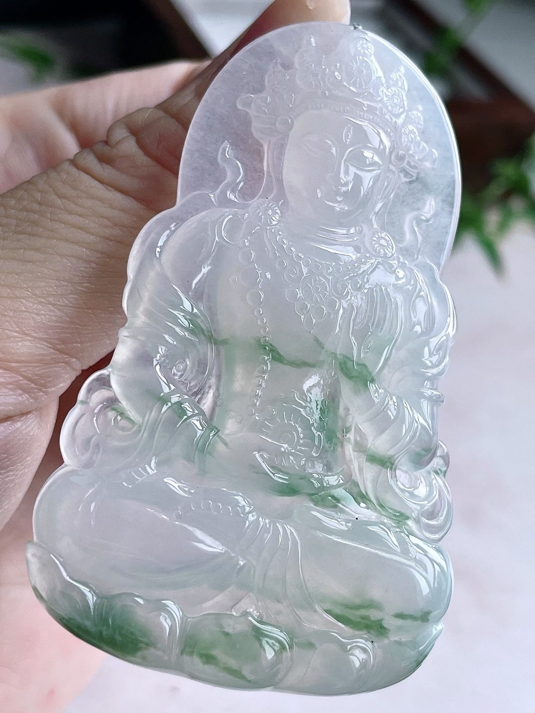 【裸石】冰种飘花观音度母观音吊坠 【说明】缅甸 无裂 性比高 【尺寸】68.6-43.4-5.7 【重量】31.2克