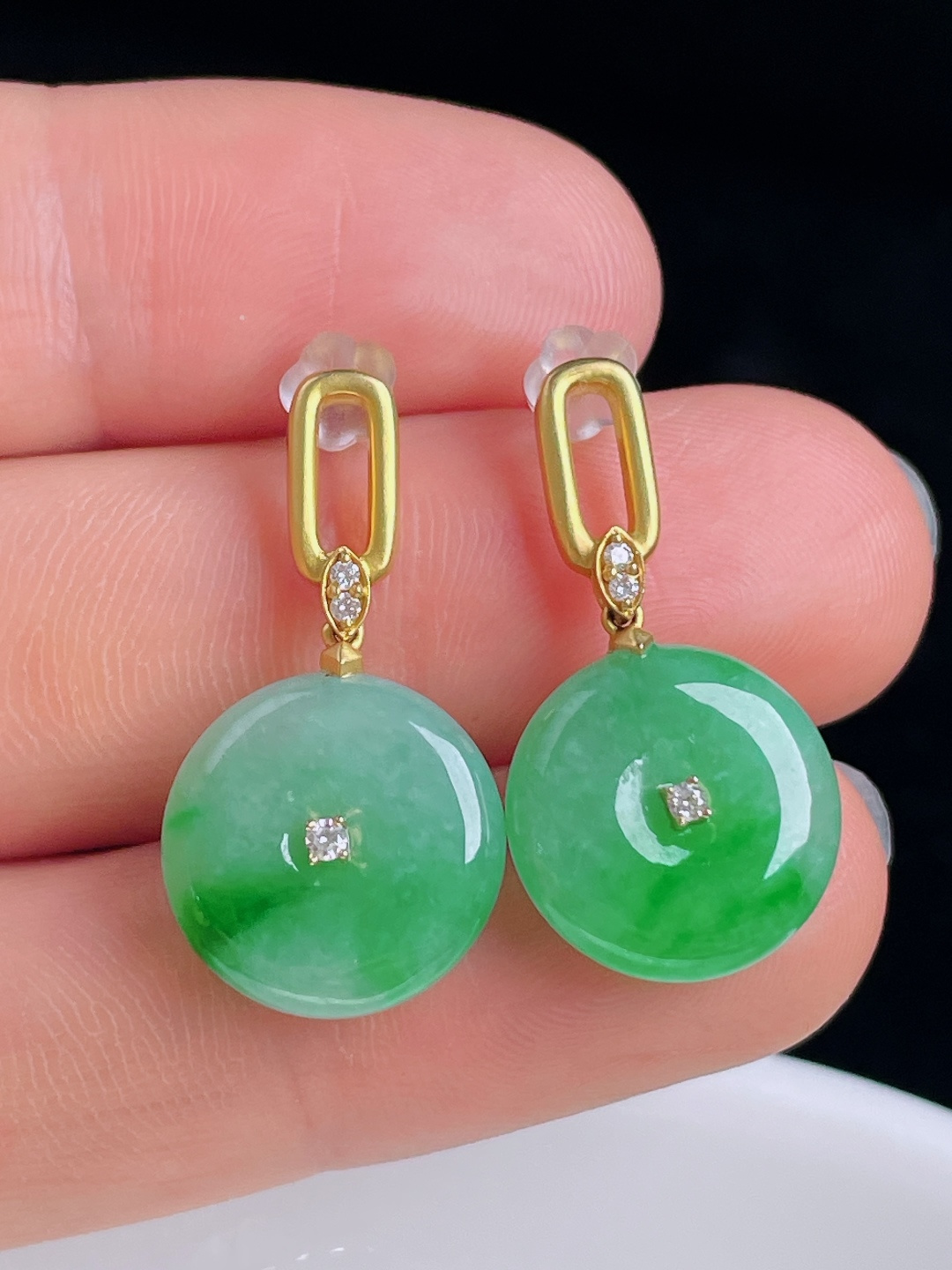 ️辣绿耳坠，18k镶嵌，老种起光，细底通透，尺寸：裸石14/4.7mm0922