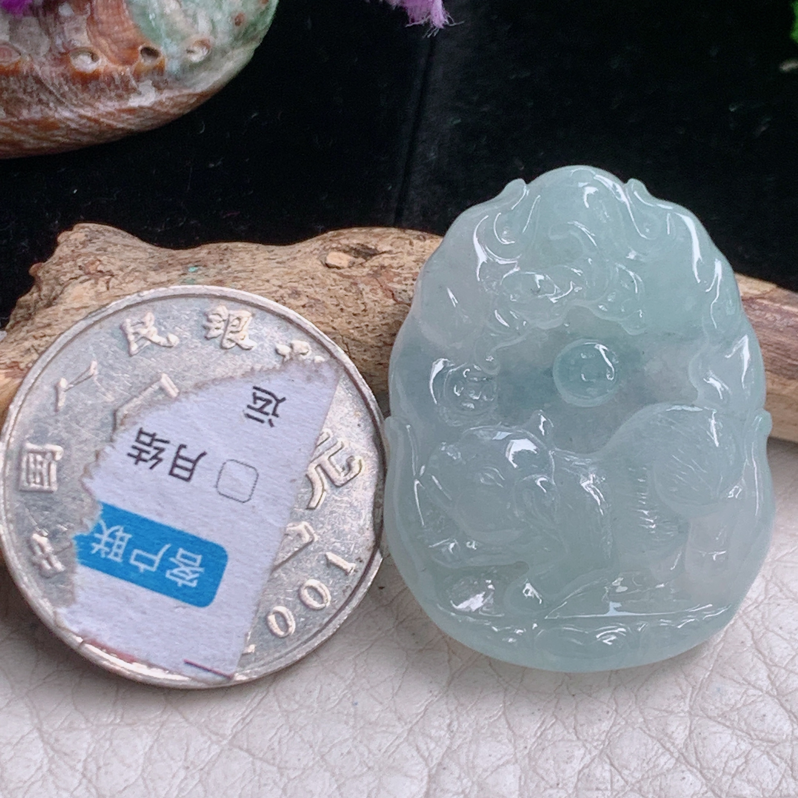 ktj实拍31.2*24.5*5.8缅甸翡翠精雕高品质冰浅绿小金猪 生肖猪玉吊坠