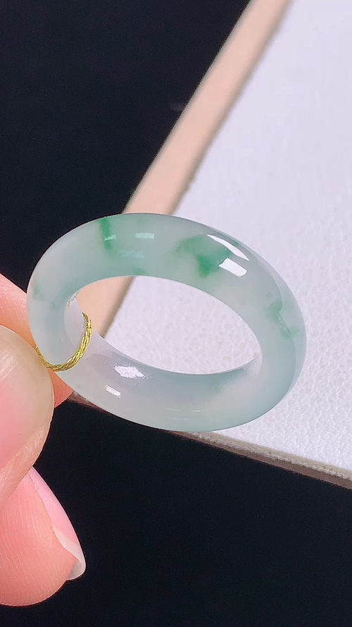 ️冰飘花指环，无裂，尺寸:圈口11/15.9-5.4-3.6mm 19