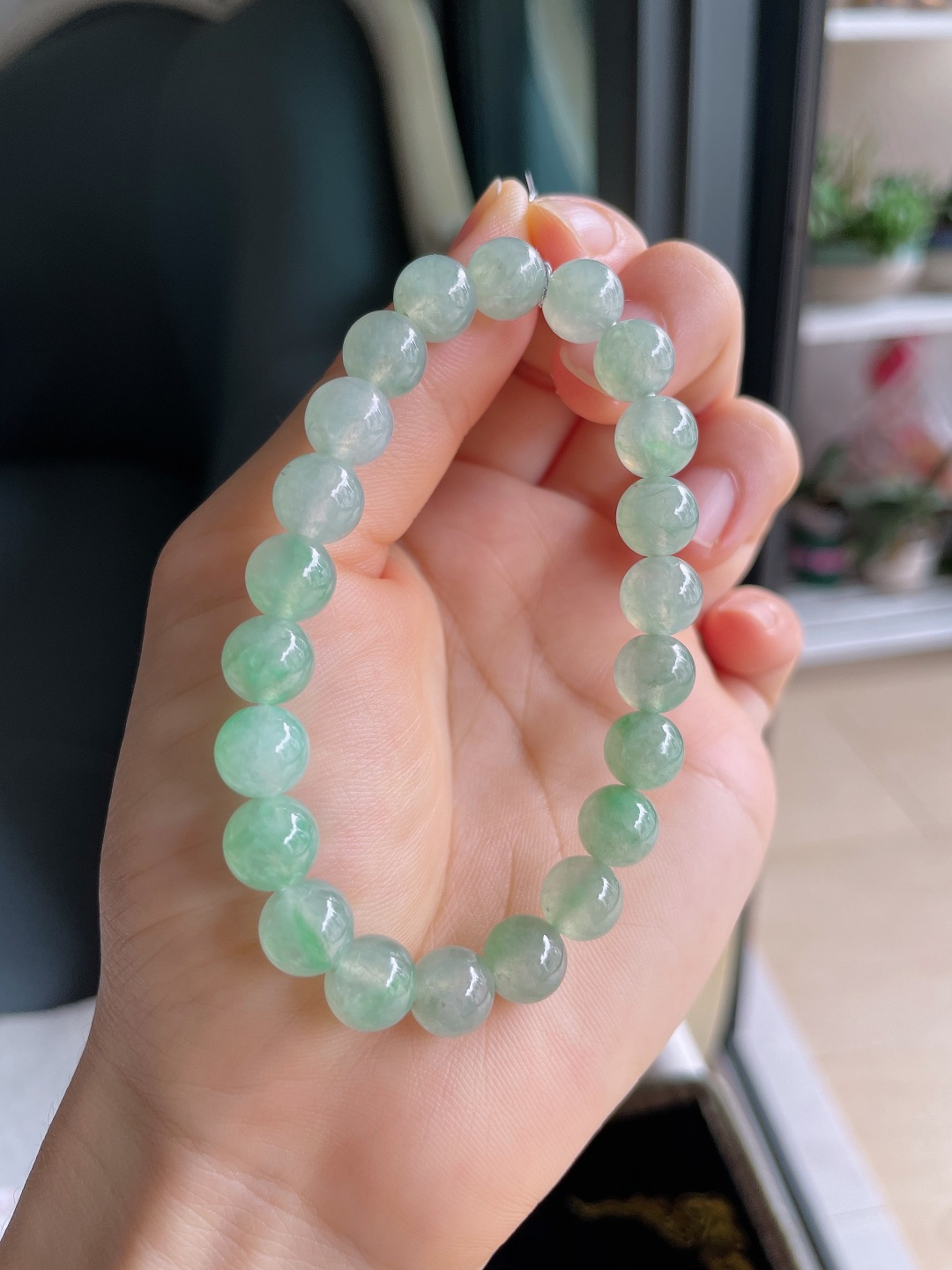 ️，缅甸天然翡翠A货，冰飘花手串，尺寸：8.6mm。【编4697】