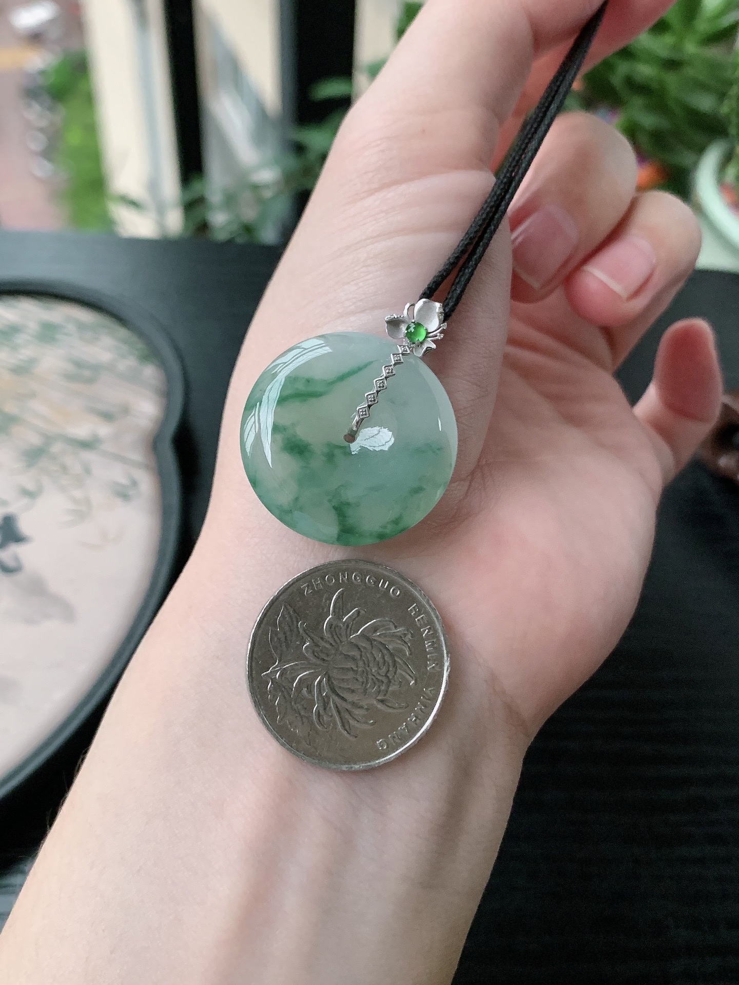 18k金镶嵌老坑冰种胶感飘花平安扣吊坠 裸石尺寸:26.5-5.8mm