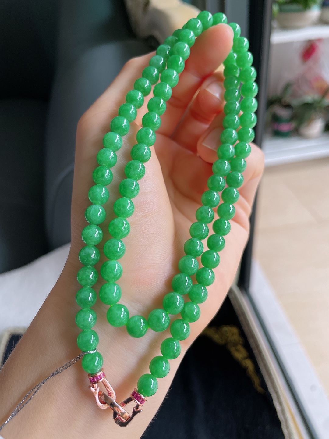 ️，缅甸天然翡翠A货，冰满绿项链，尺寸：6.5mm87颗。【编4608】