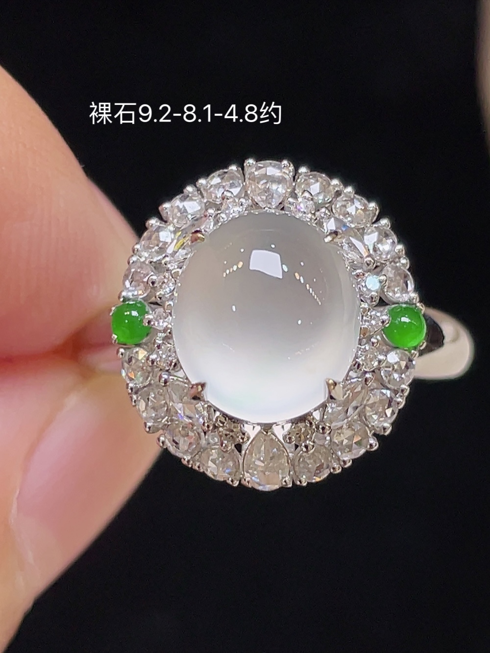 ️【冰种，戒指】大件饱满，通透水润，玉质细腻，翠色鲜艳，18k金奢华钻石镶嵌️，9.2-8.1-