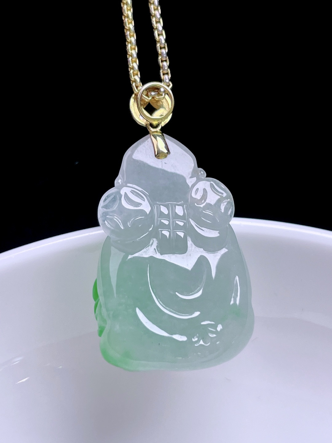 ️ 冰飘绿花财神，无裂，花色灵动，18k金镶嵌 整体：30.5 裸石：25.7/16.5/9.8