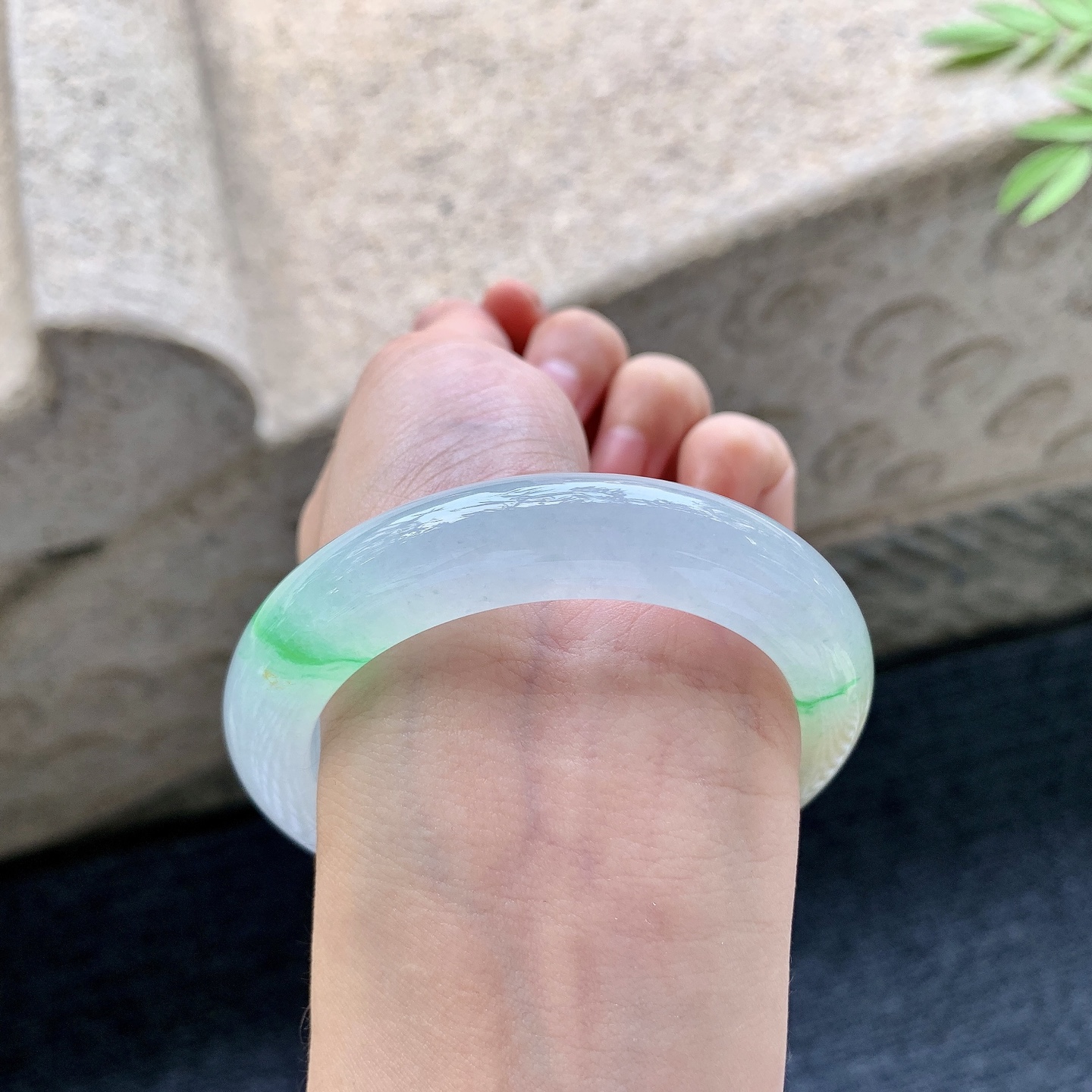 正圈54 55 圈口55/12/9.5 编码XY092338 冰糯黄加绿，清透，水润，种老，细腻，打灯有絮线