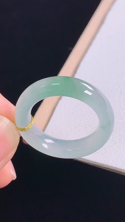 ️冰飘花指环，无裂，尺寸:圈口15/17.4-5.4-3.8mm 19